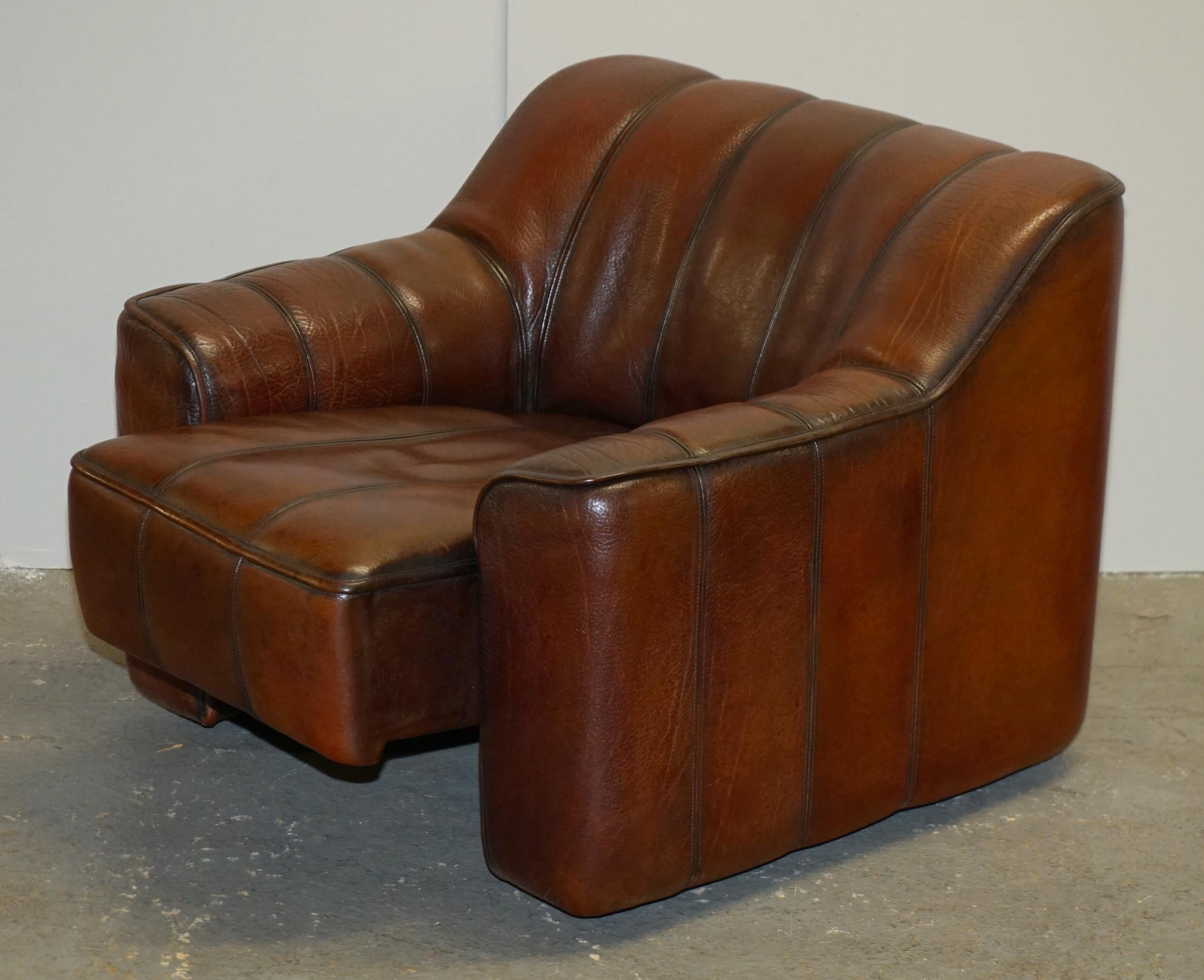 CIR 1960's DE SEDE DS-44 RECLINING BROWN BUFFALO NECK LEATHER ARMCHAIR & OTTOMAN For Sale 7