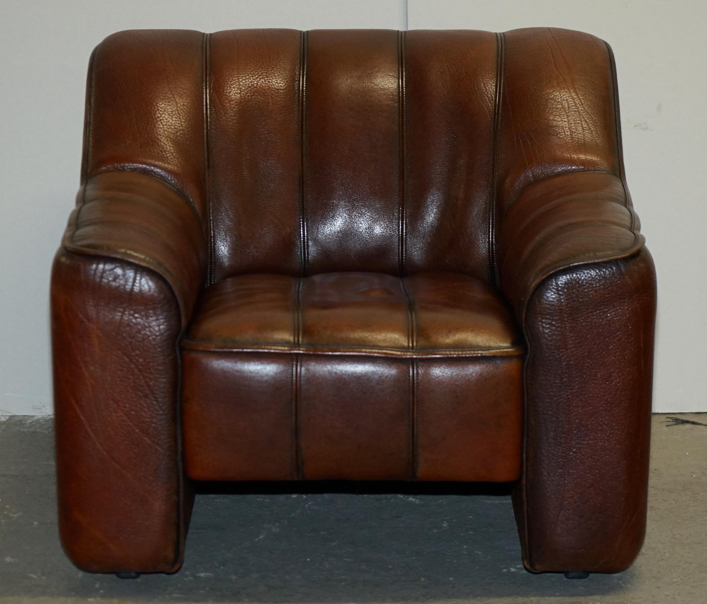 Mid-Century Modern CIR 1960's DE SEDE DS-44 RECLINING BROWN BUFFALO NECK LEATHER ARMCHAIR & OTTOMAN For Sale