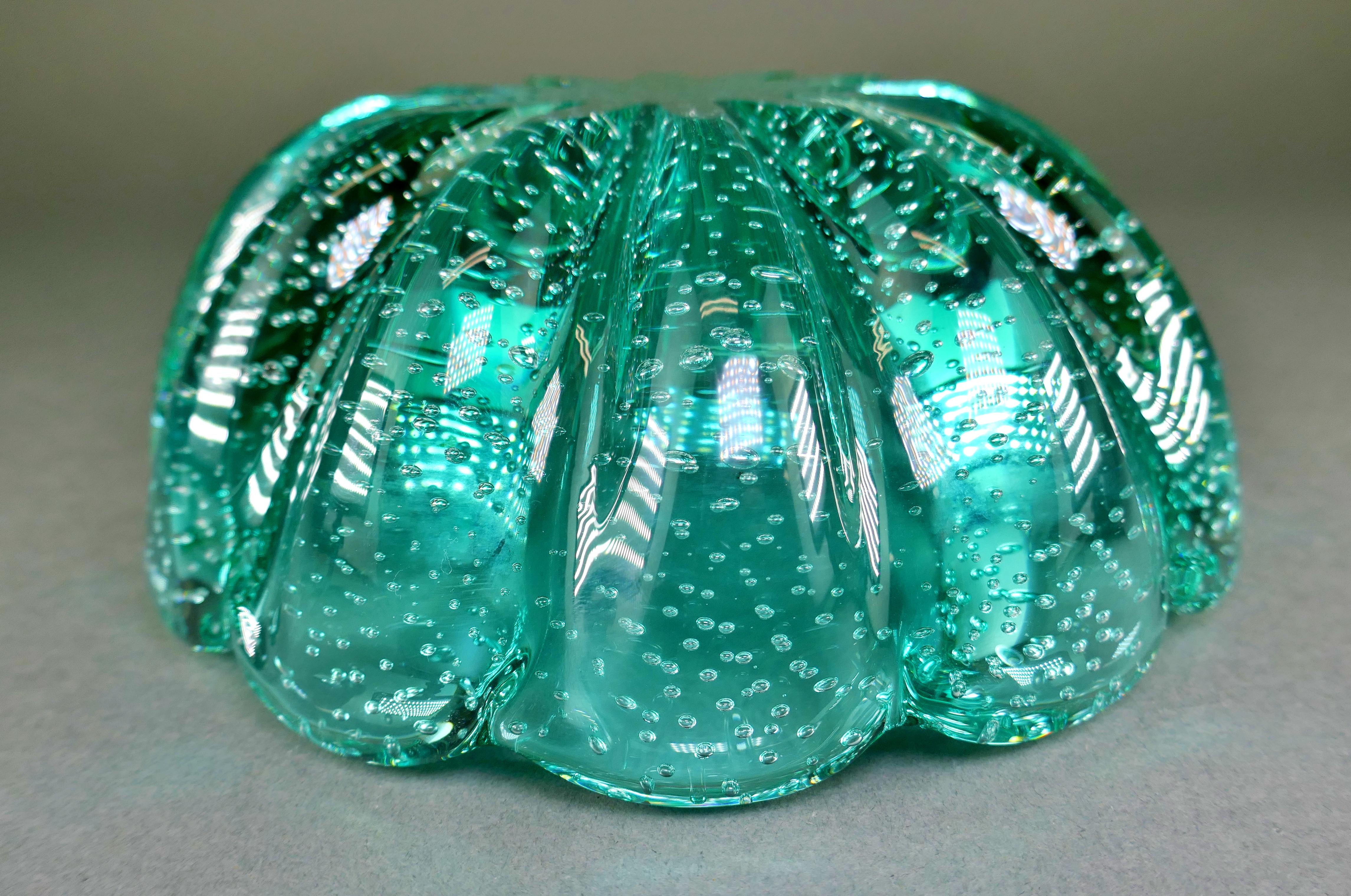 Cira 1950 mundgeblasenes italienisches Murano-Glas mit Wellenschliff Bullicante Schale im Angebot 6