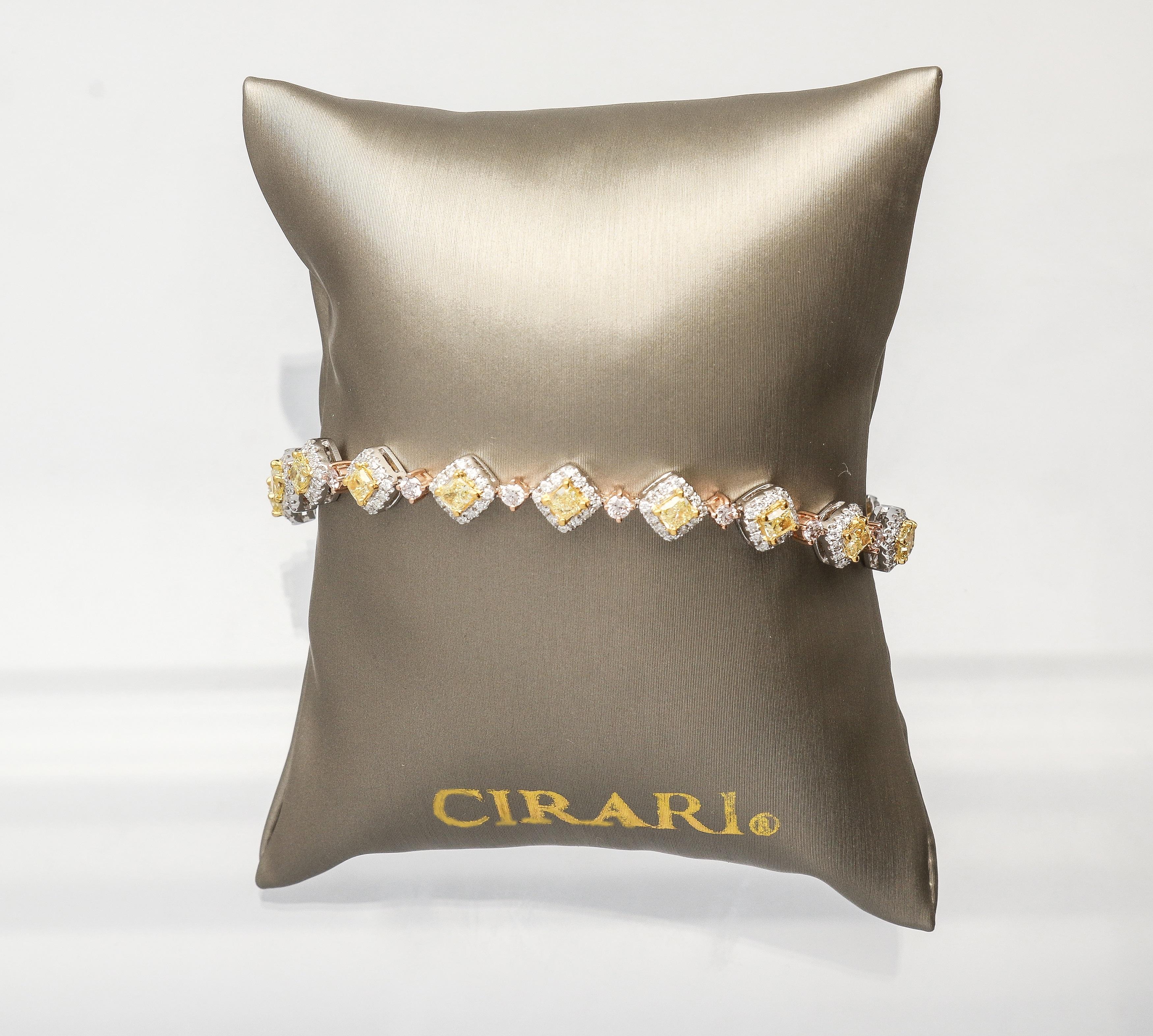 2.90 Carat Fancy Yellow Diamond 18 Karat Three-Tone Gold Bracelet In New Condition In New York, NY