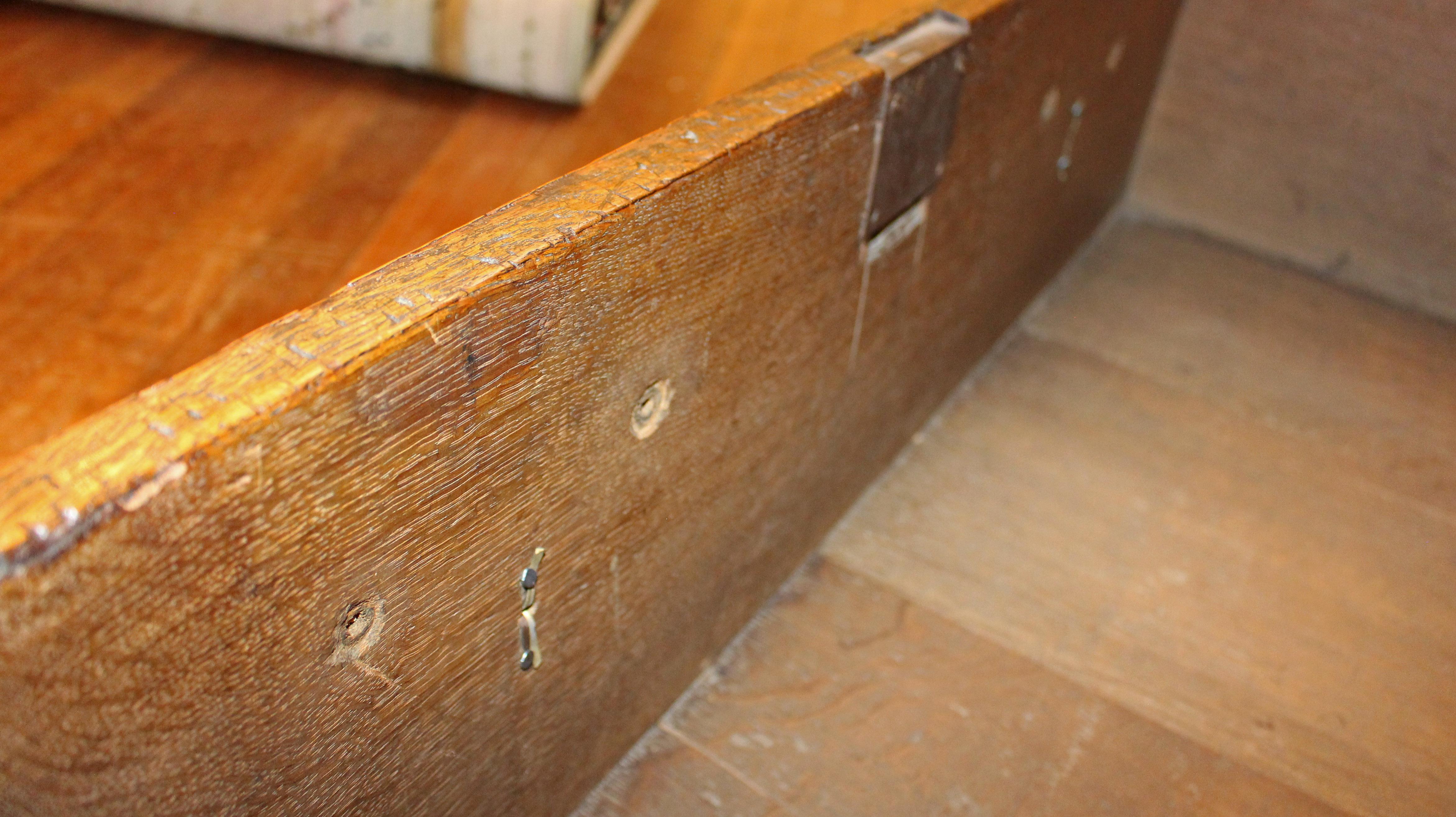 CIRCA 1680, William & Mary Periode, Englisches Nussbaumholz & Intarsien Escritoire im Angebot 9