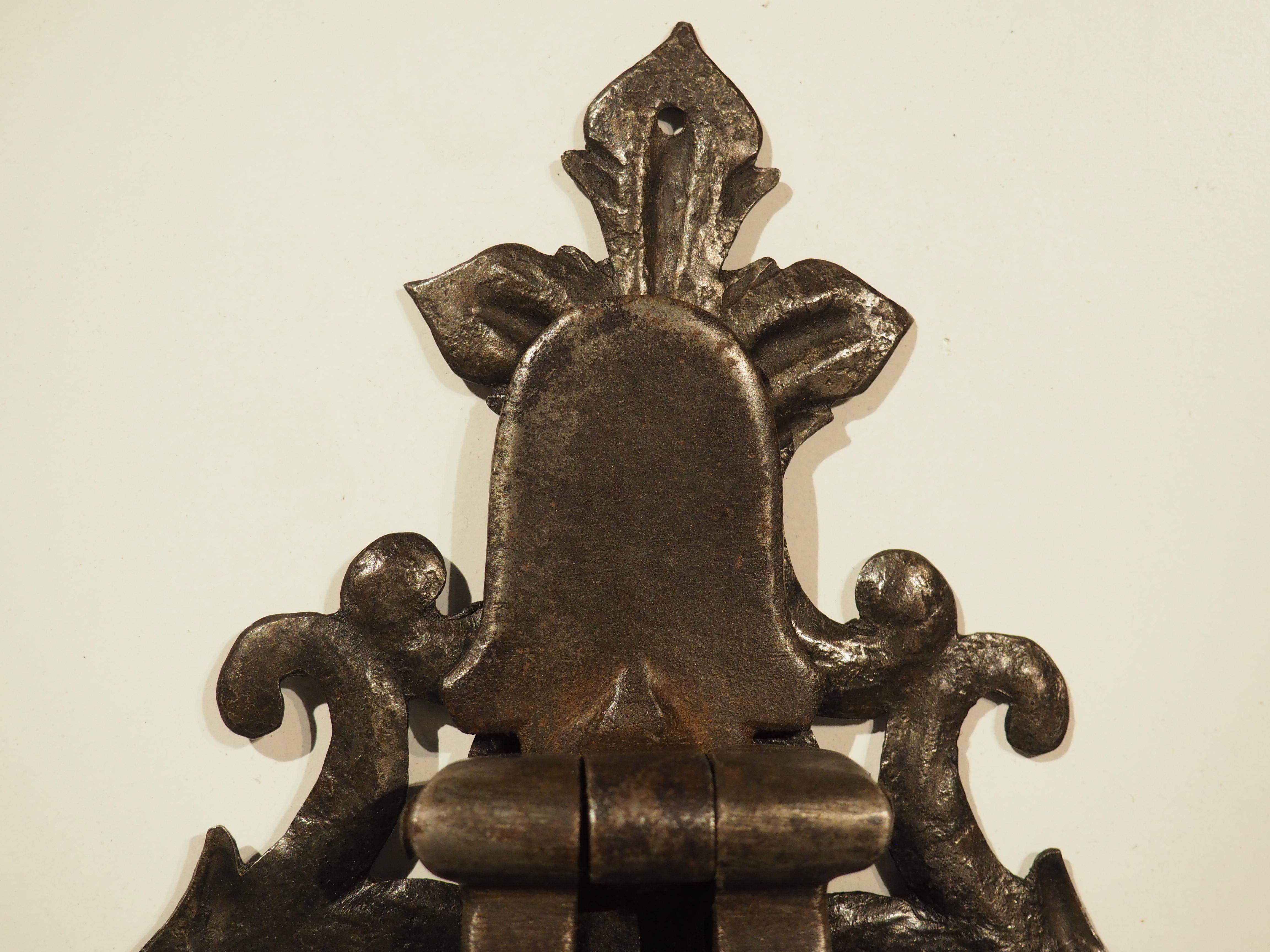 Circa 1700 Wrought Iron Door Knocker from Tuscany, Italy In Good Condition In Dallas, TX