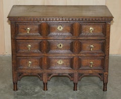 circa 1720, 1740 Antque Dutch Oak Chest of Drawers Very Fine Decorative Piece