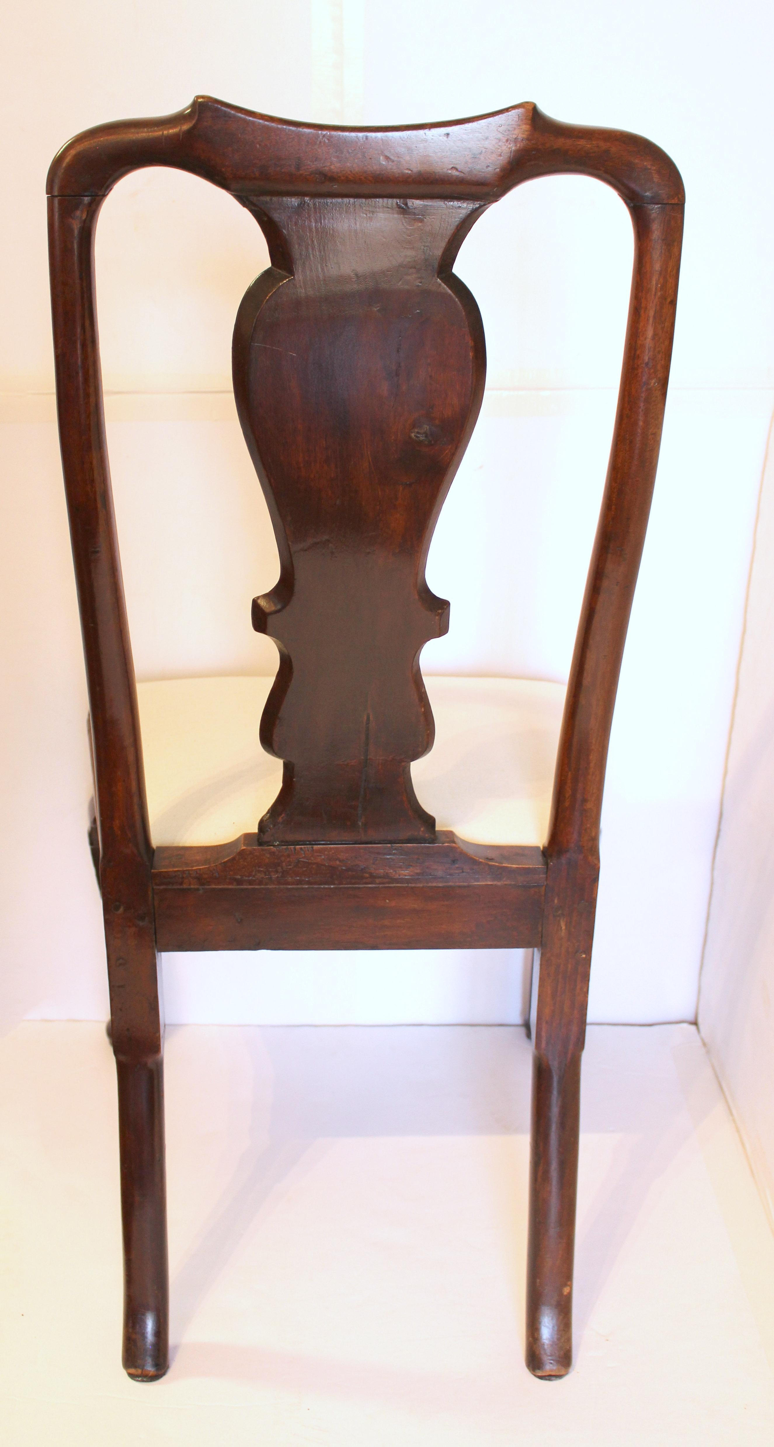 Circa 1720-40 Queen Anne Side Chair, English In Good Condition For Sale In Chapel Hill, NC