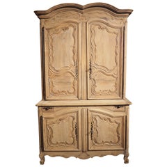 Buffet Deux Corps in Oak sbiancato del 1730 circa da Laval, Francia