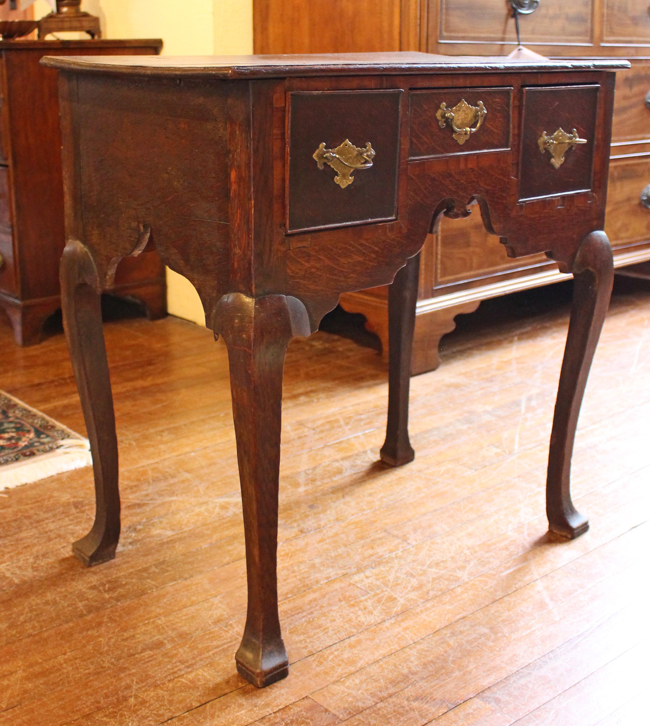 Mid-18th Century Circa 1730 English Country Oak Lowboy or Dressing Table For Sale