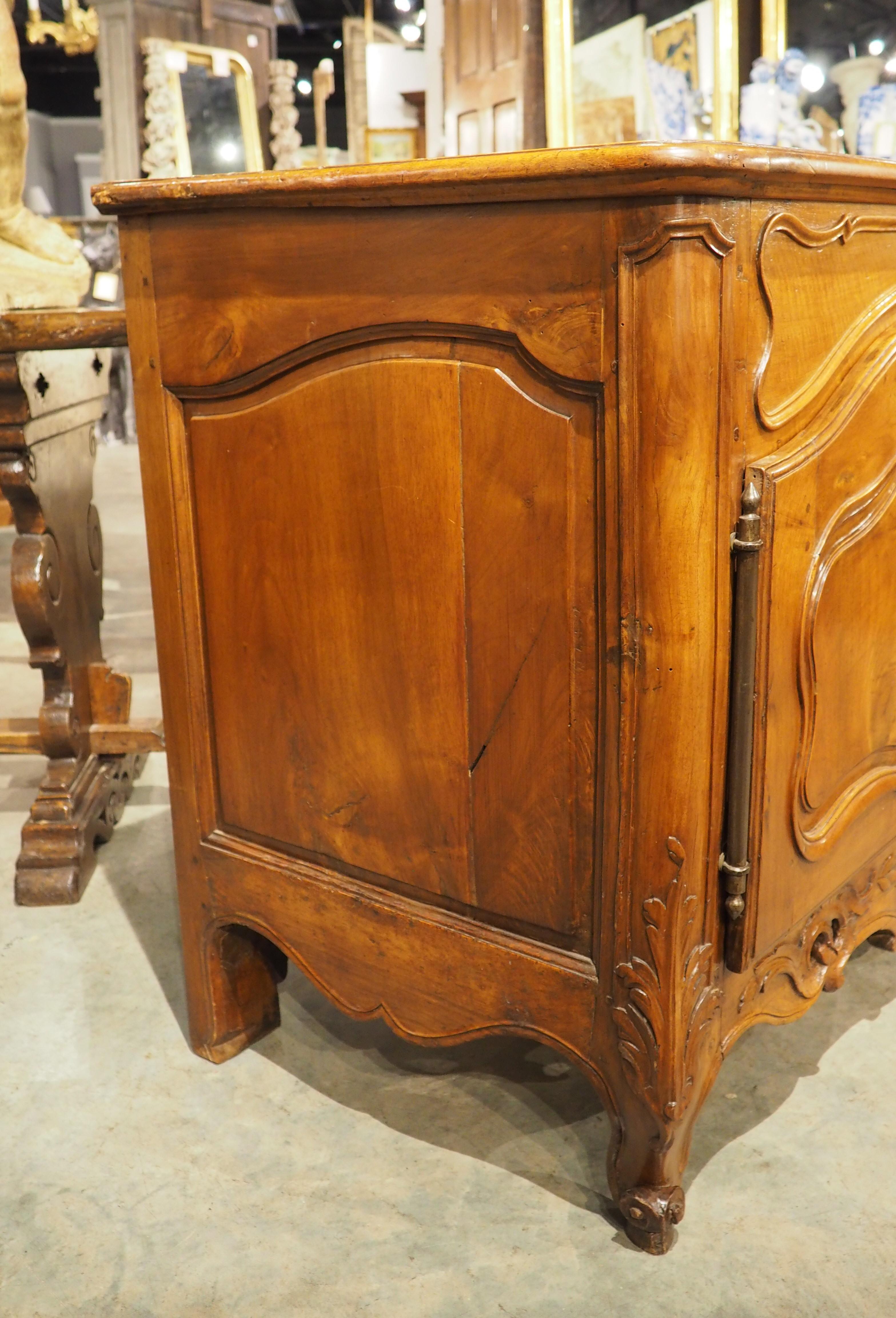 Circa 1750 Carved Walnut Wood Buffet Crédence from Nîmes, France 5