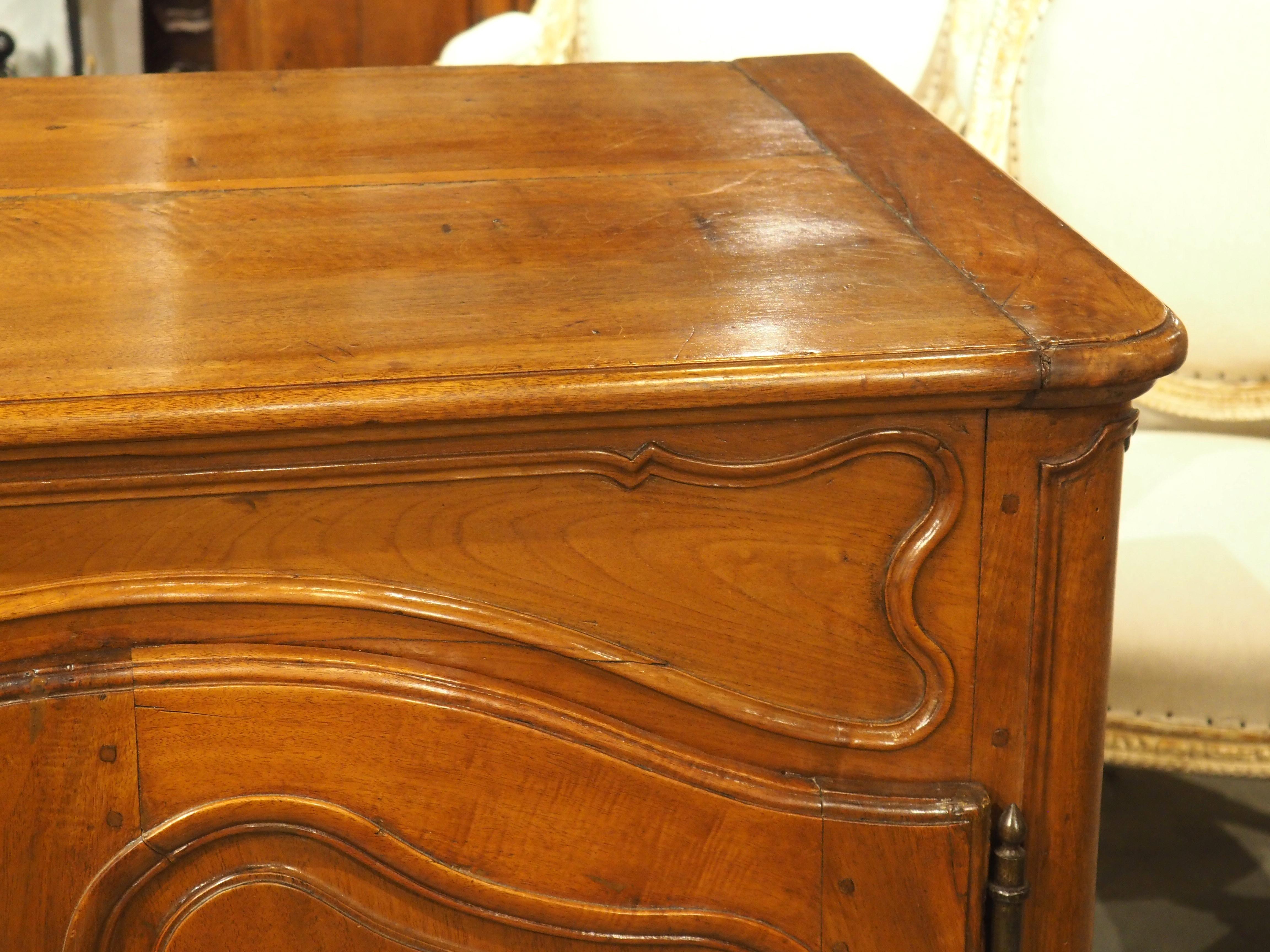 Hand-Carved Circa 1750 Carved Walnut Wood Buffet Crédence from Nîmes, France
