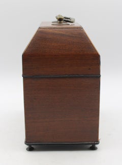 Circa 1750 English Georgian High Dome-Top Tea Caddy (boîte à thé en forme de dôme)