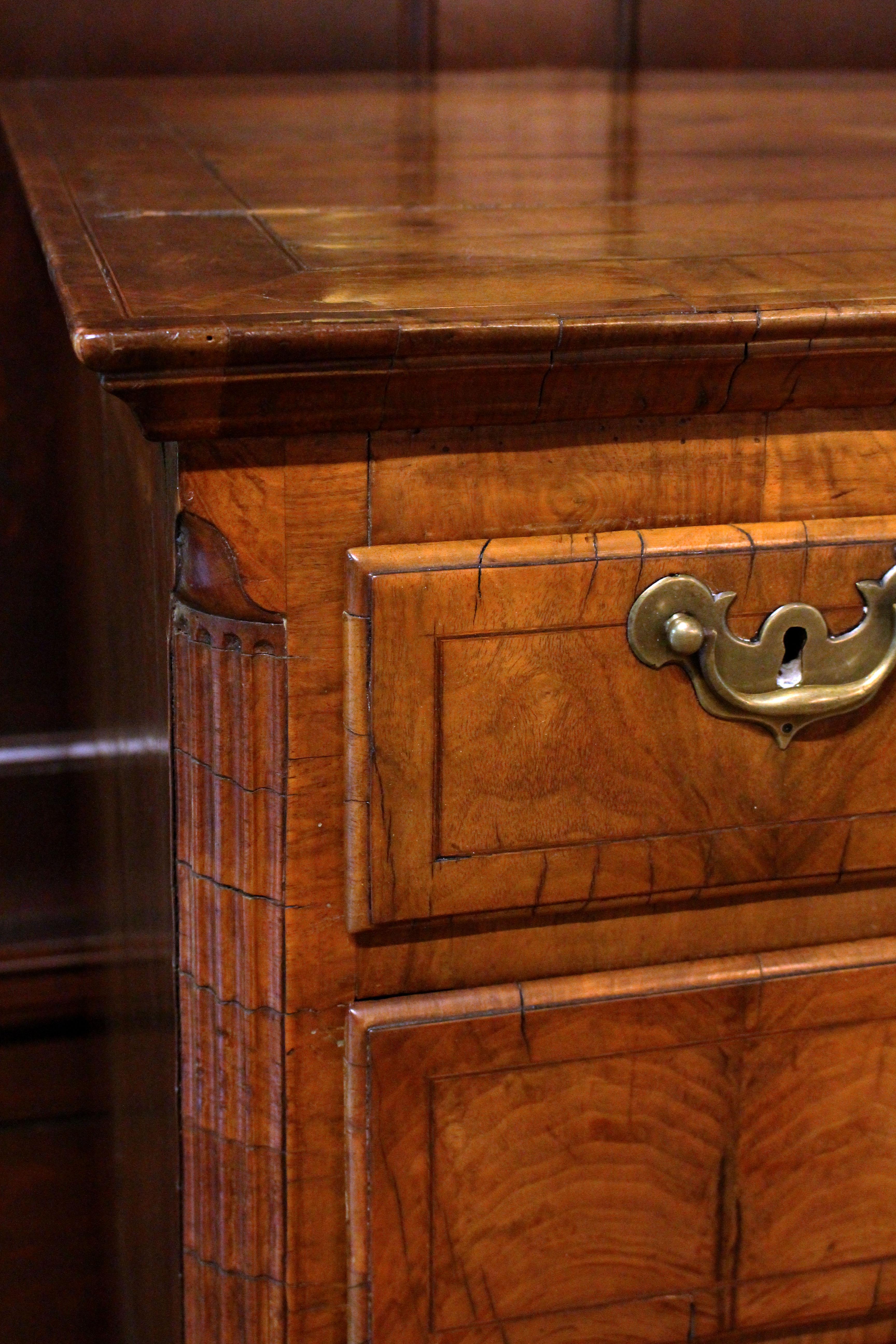 Circa 1750 English Town House Chest of Drawers In Good Condition In Chapel Hill, NC