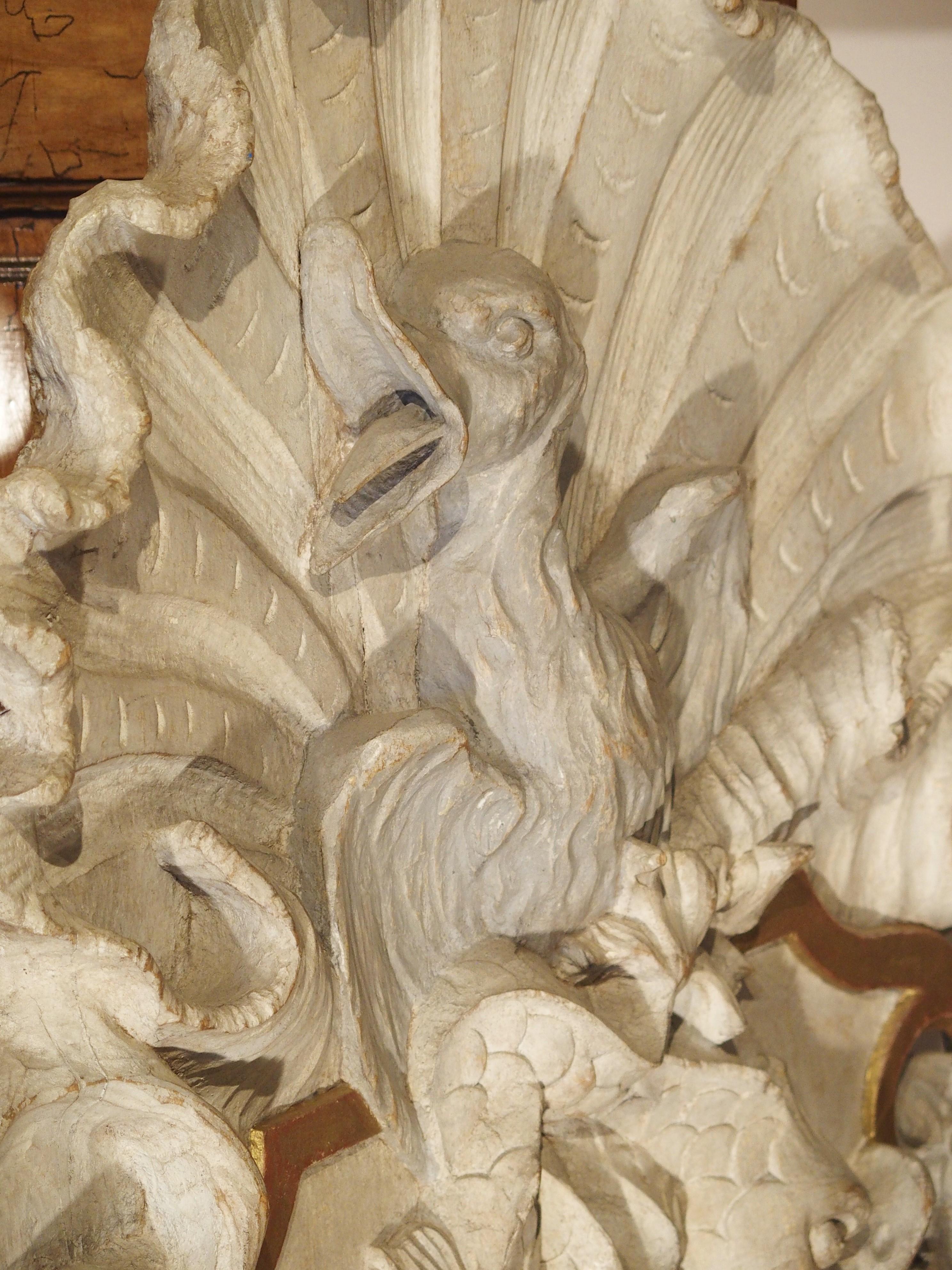 Panel francés esculpido y pintado con realces dorados, hacia 1750 1