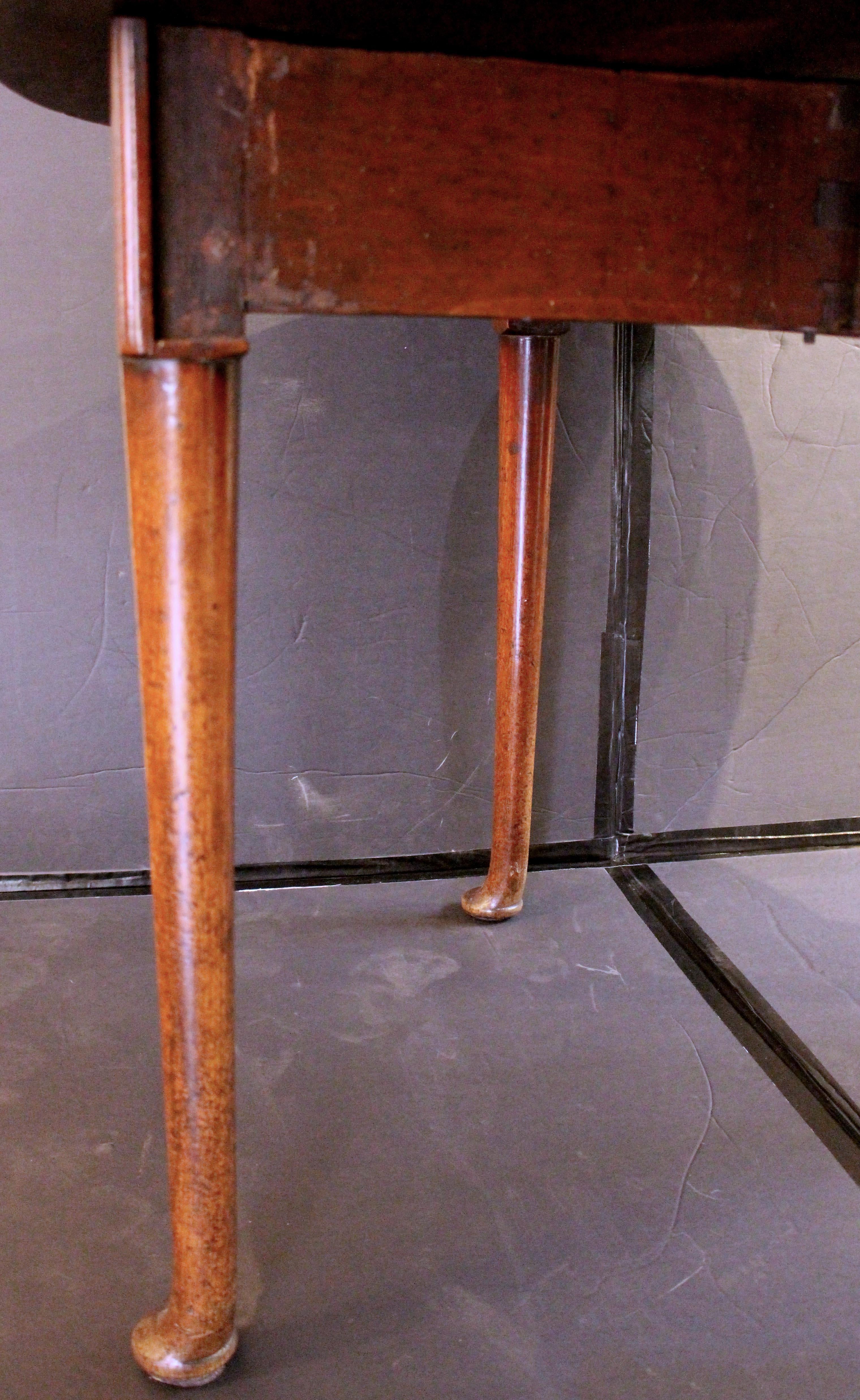 Wood Circa 1750 George II Period Oval Drop Leaf Table, English For Sale