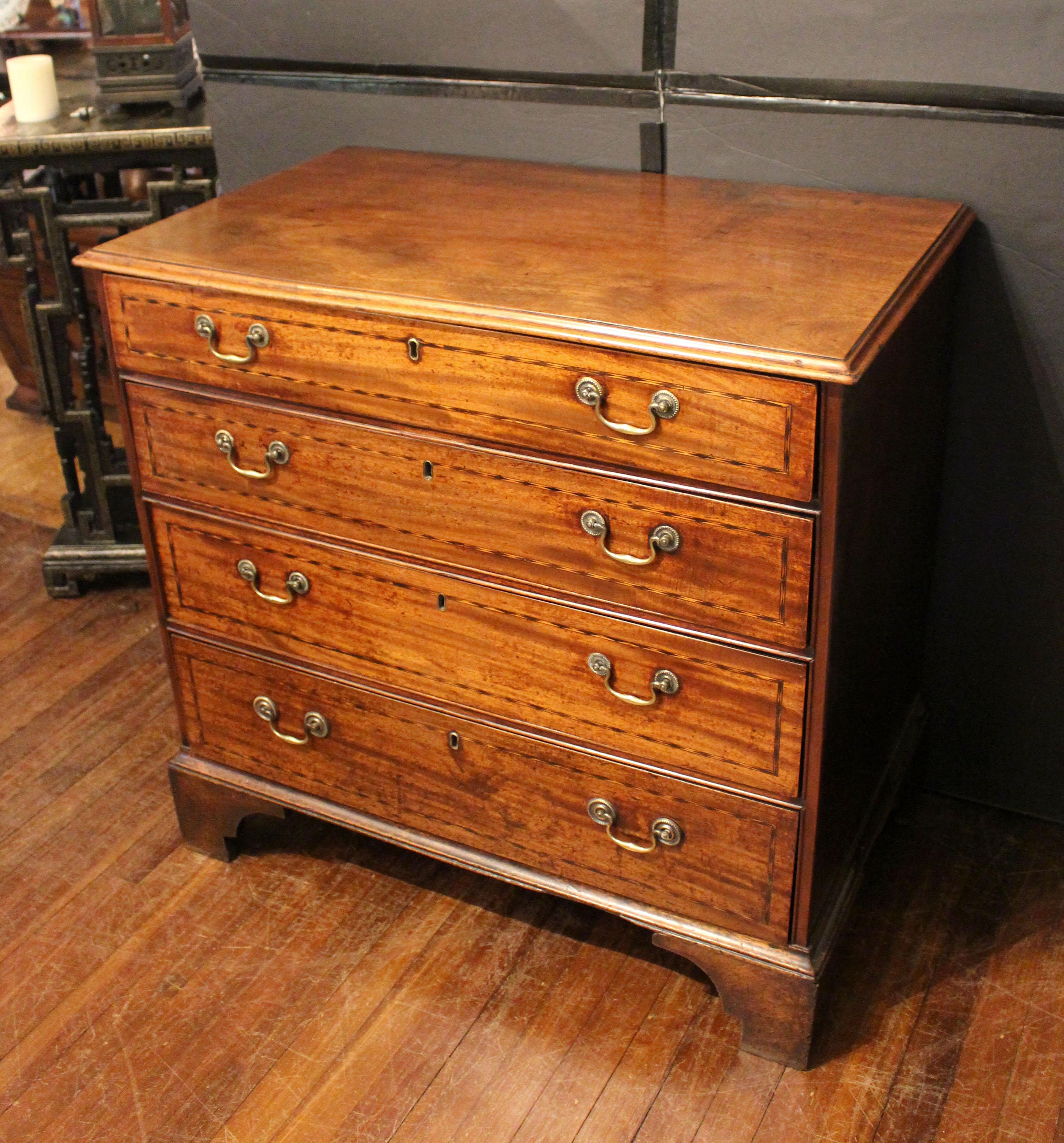 Circa 1760-70 George III English Chest of Drawers In Good Condition In Chapel Hill, NC