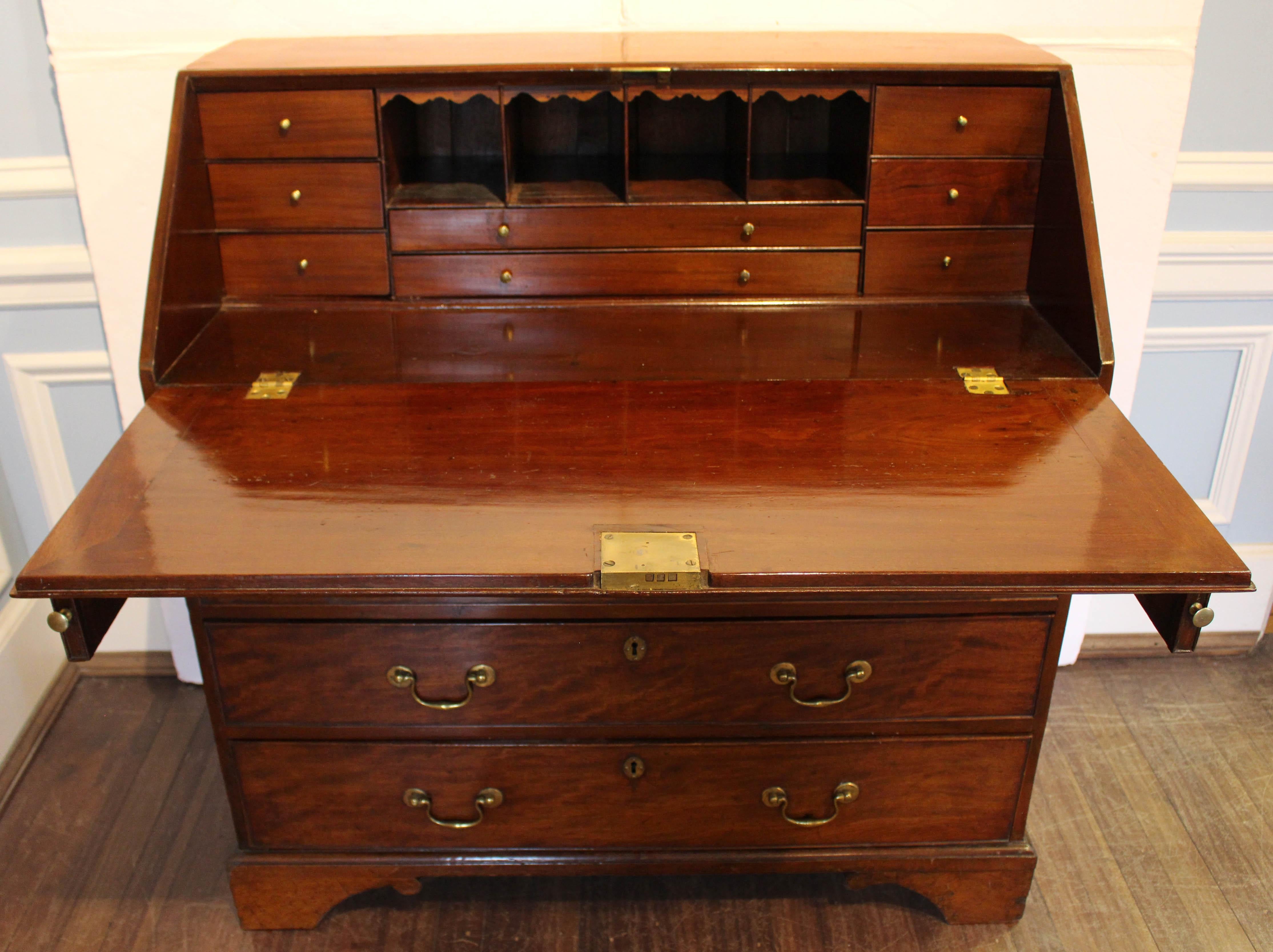 Circa 1760-80 George III Period Slant Front Bureau, English In Good Condition For Sale In Chapel Hill, NC