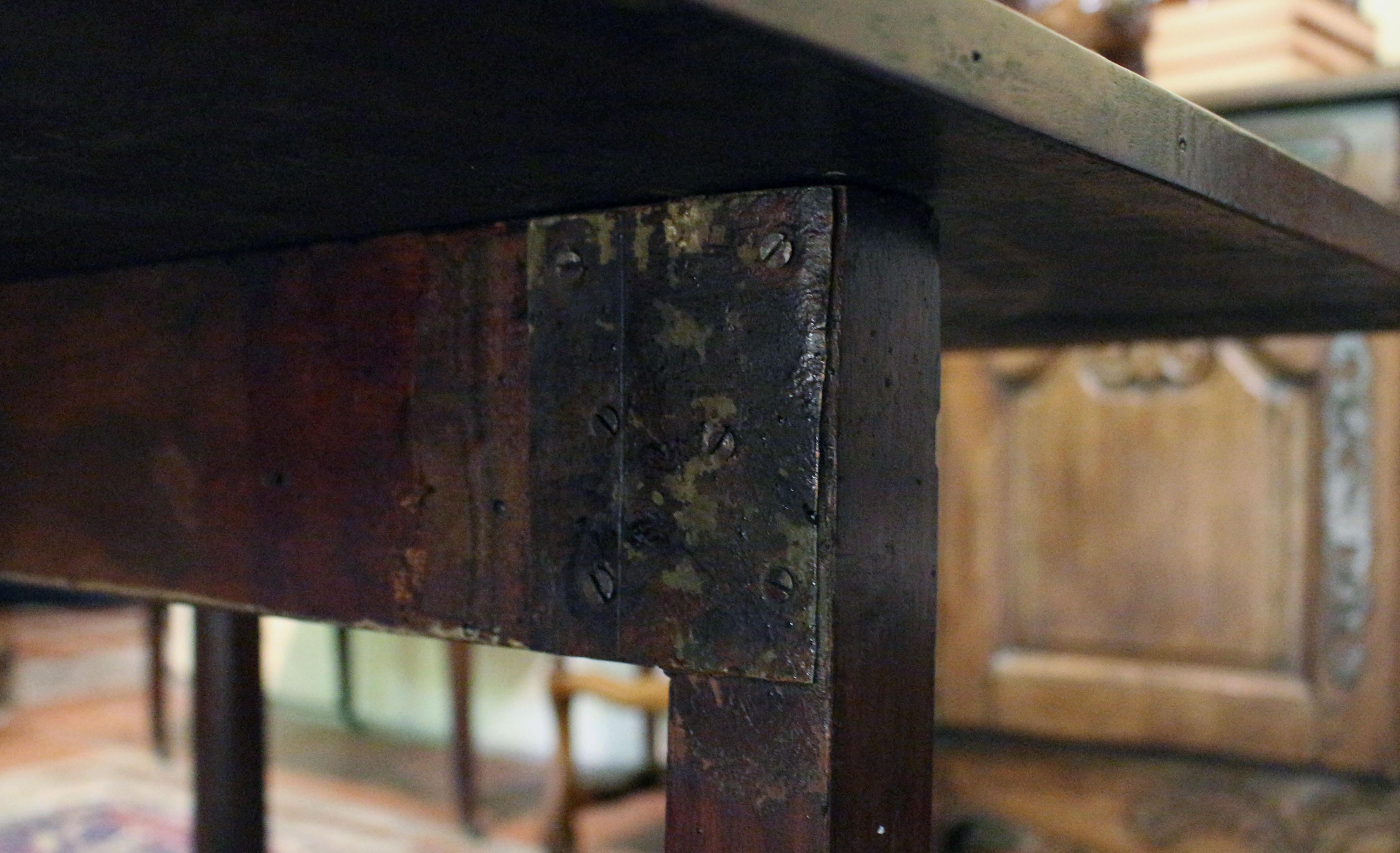 Georgian Drop-Leaf Table, circa 1760 In Good Condition For Sale In Chapel Hill, NC