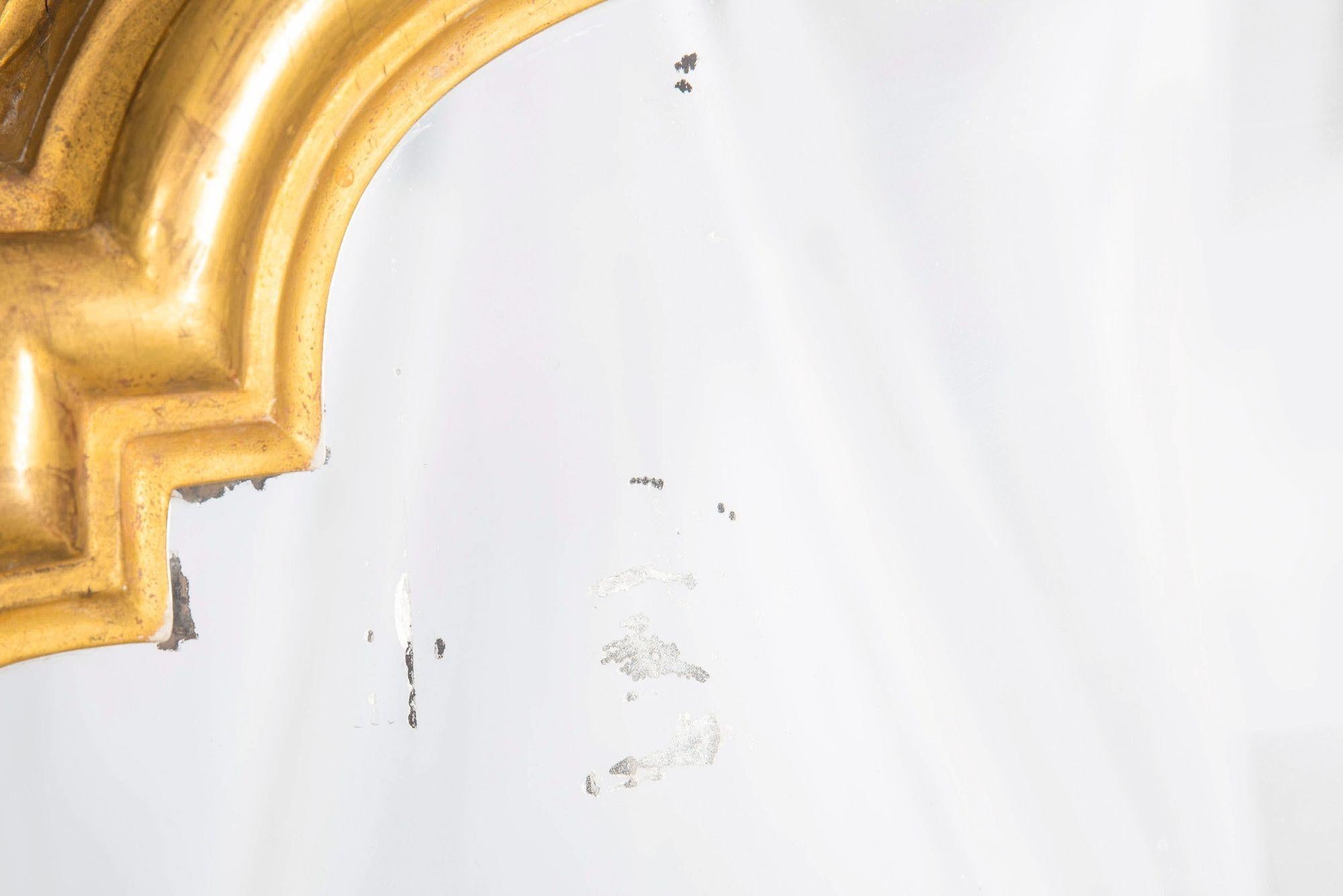 Espejo de pared italiano rococó de madera dorada, probablemente Milán, circa 1760, 71