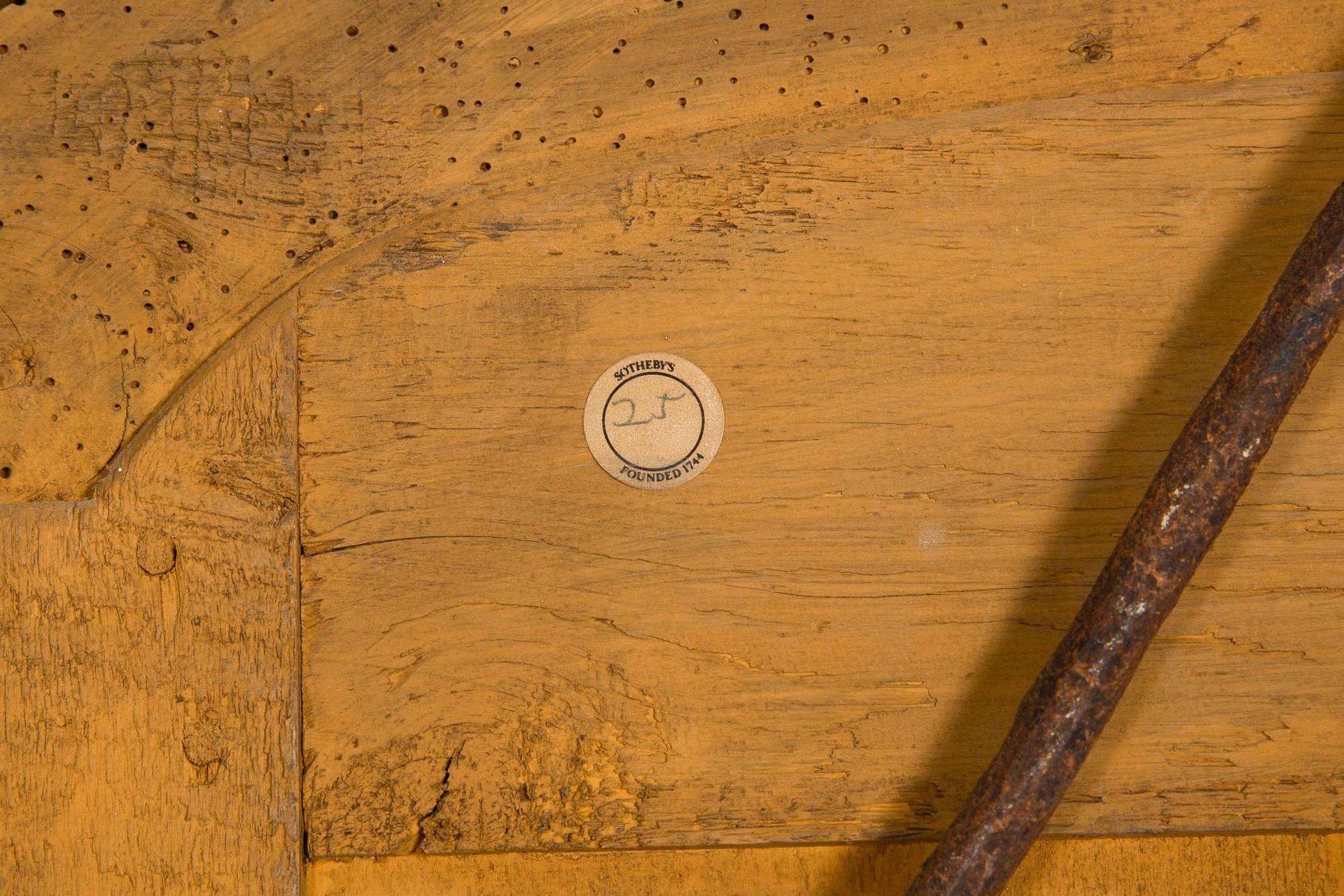 Espejo de pared italiano rococó de madera dorada, probablemente Milán, circa 1760, 71