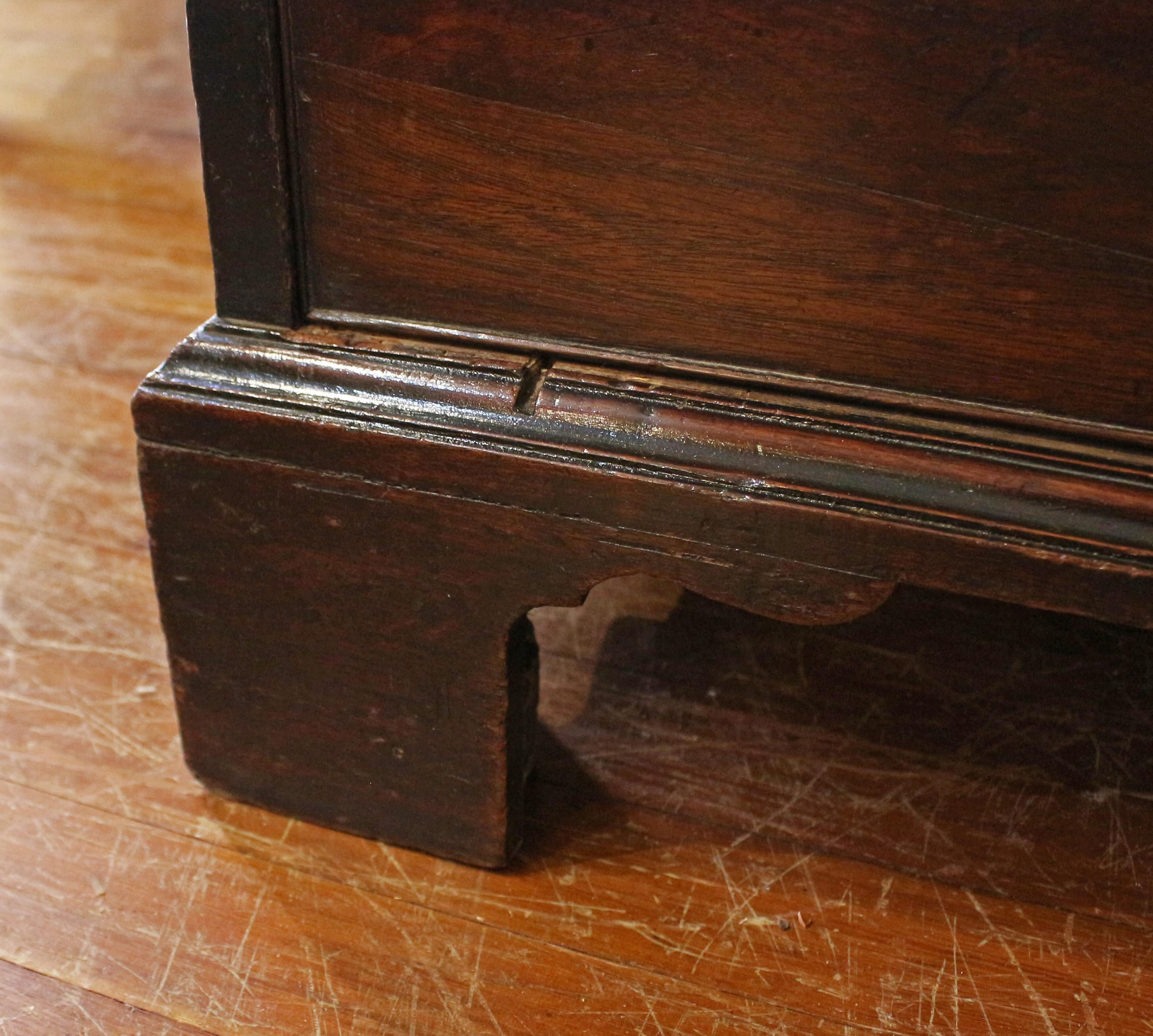 Wood Circa 1765-1780 English George III Tall Straight Front Chest of Drawers For Sale