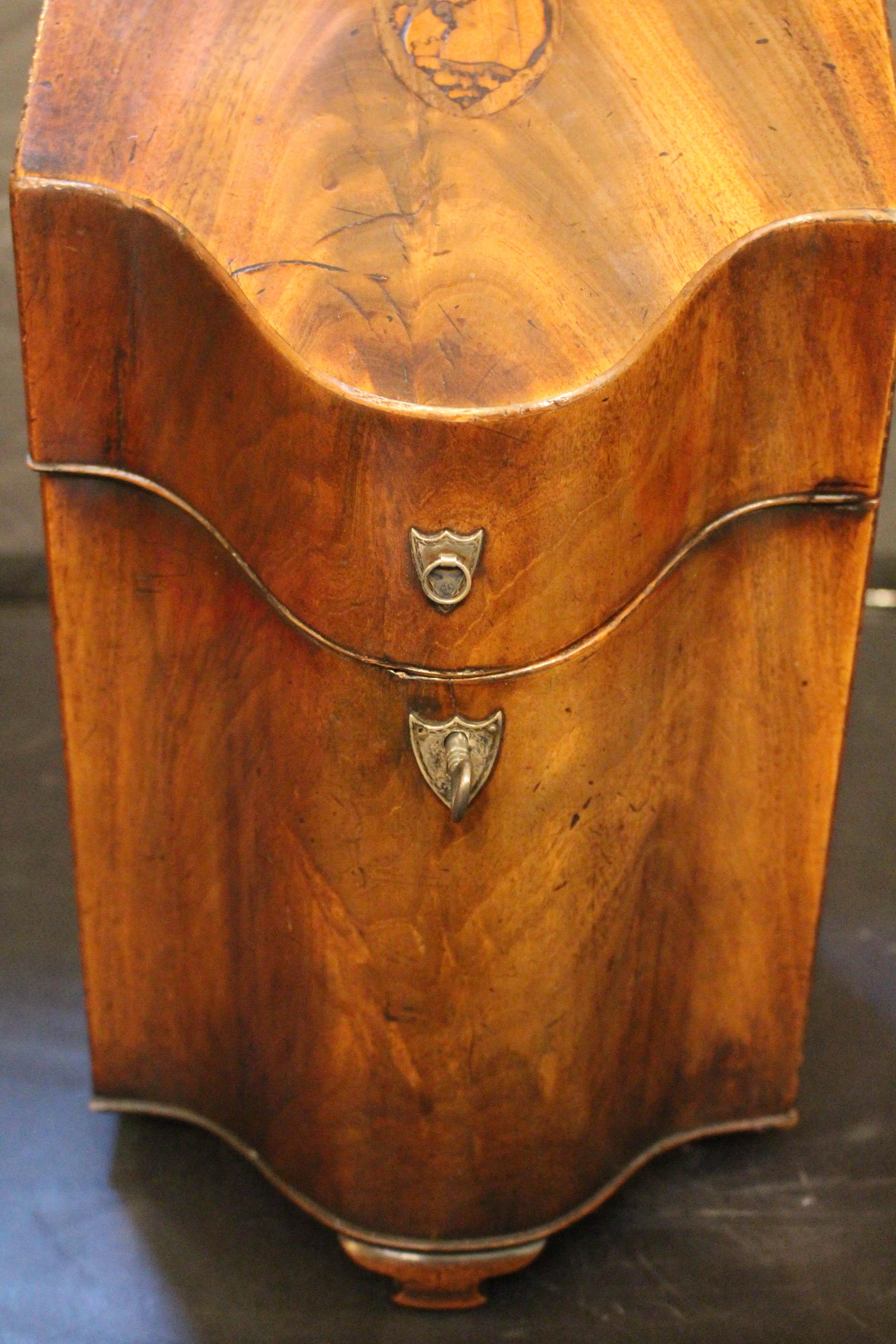 CIRCA 1765-1780 Coppia di scatole portacoltelli di Giorgio III, Inghilterra in vendita 4
