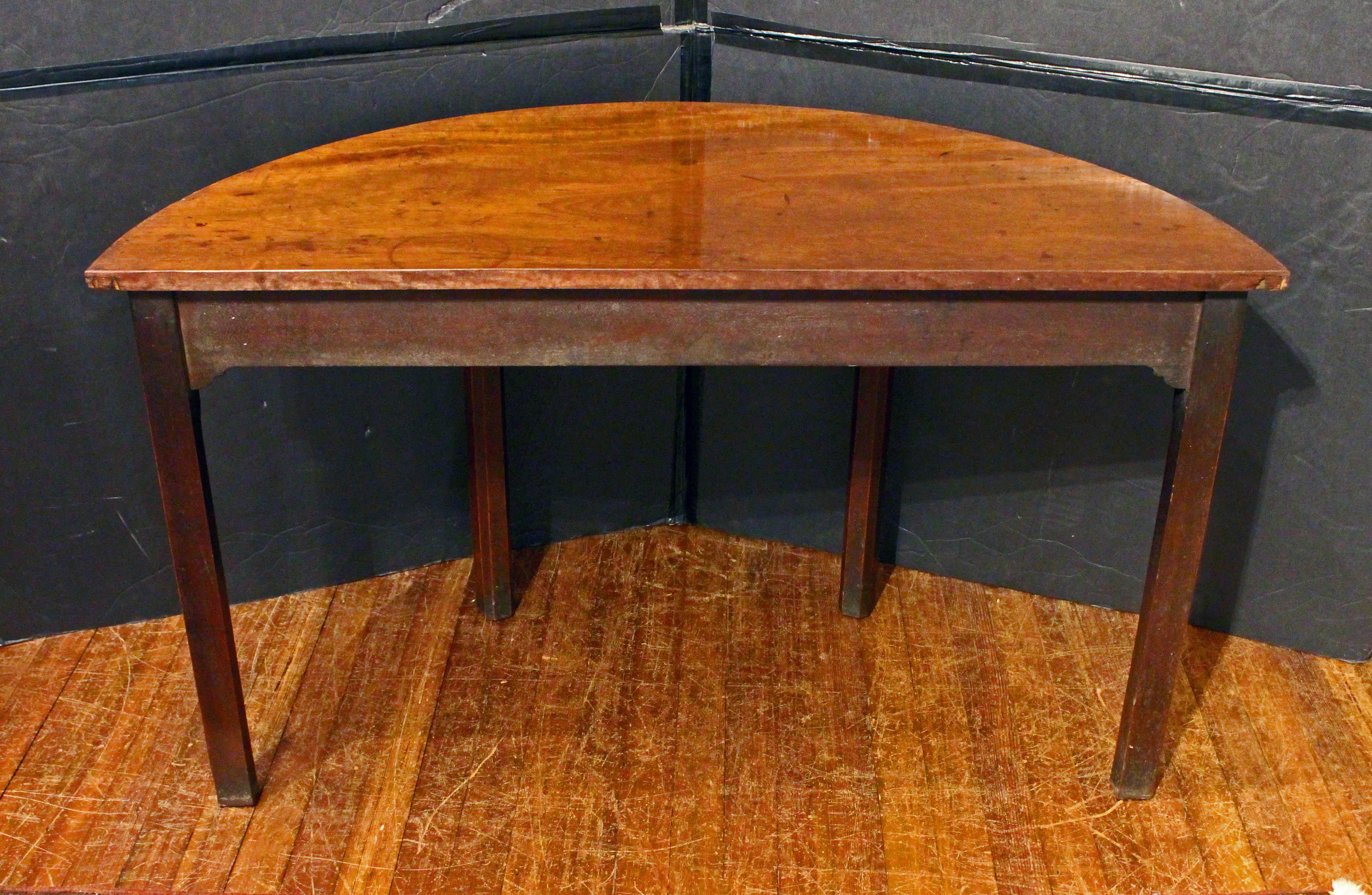 Circa 1765 English George III Period Pair of Console Tables For Sale 2