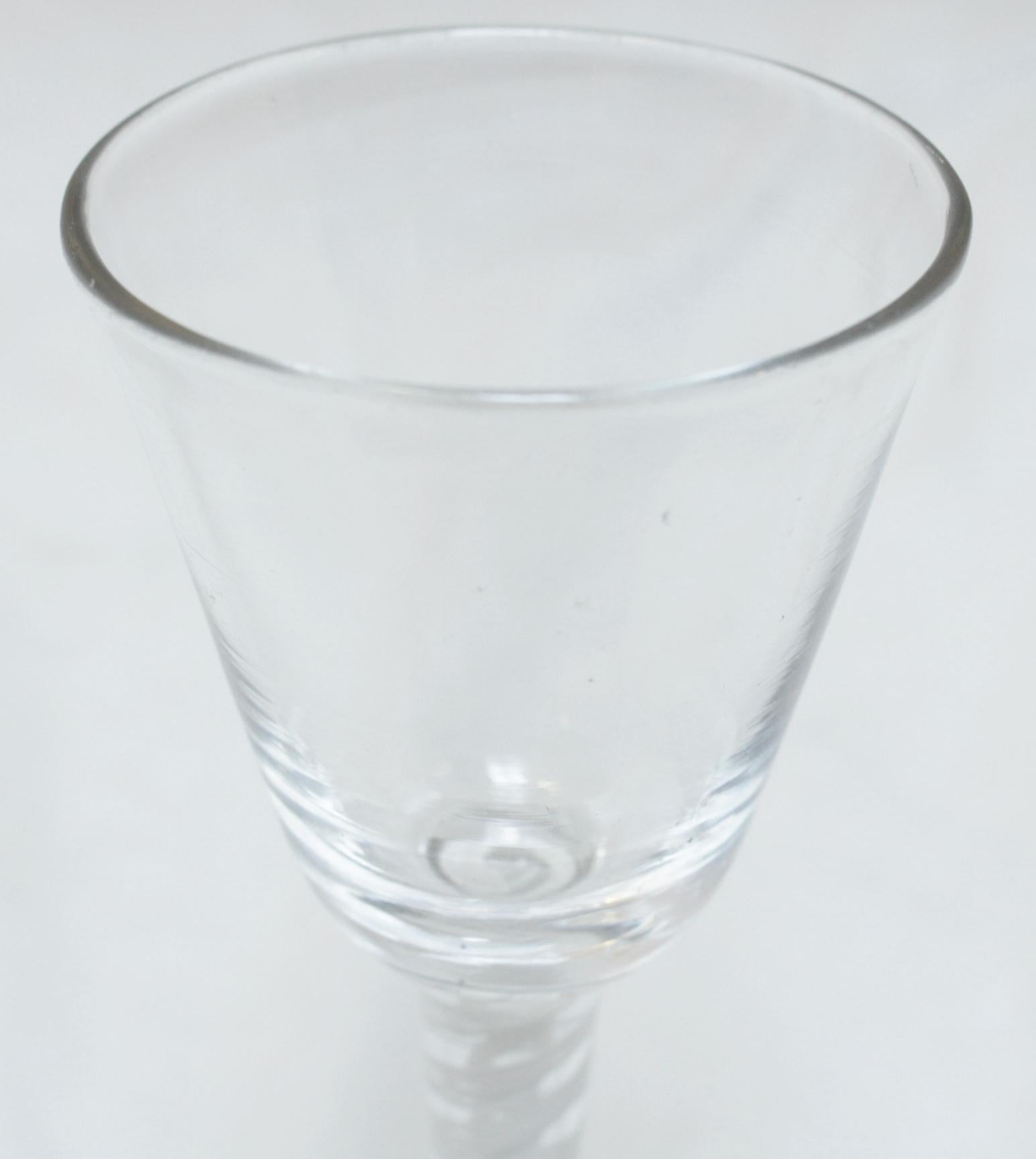 CIRCA 1765 Englischer Twist Stem Cordial im Zustand „Gut“ im Angebot in Chapel Hill, NC