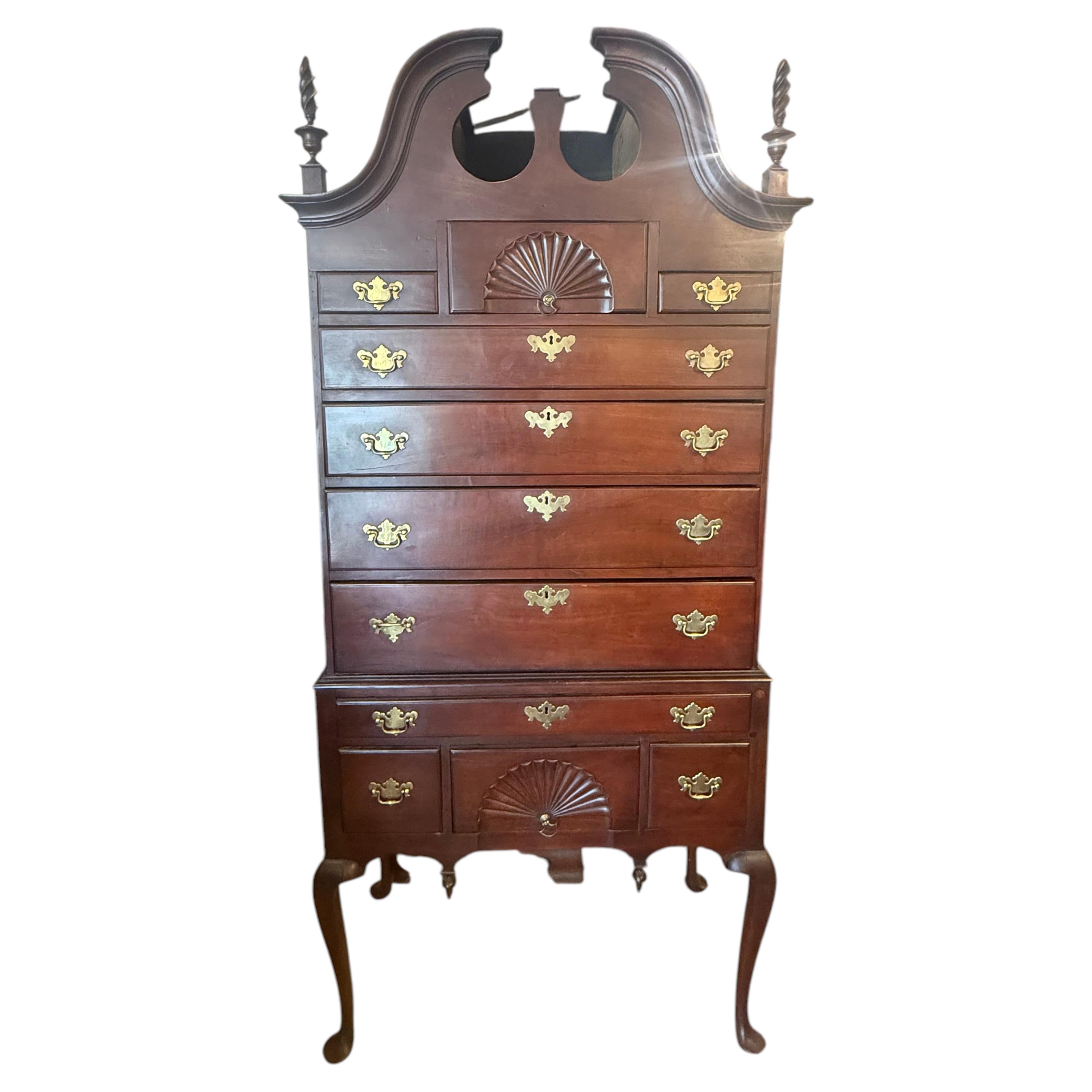 Highboy di Boston Queen Anne del 1765 circa in mogano