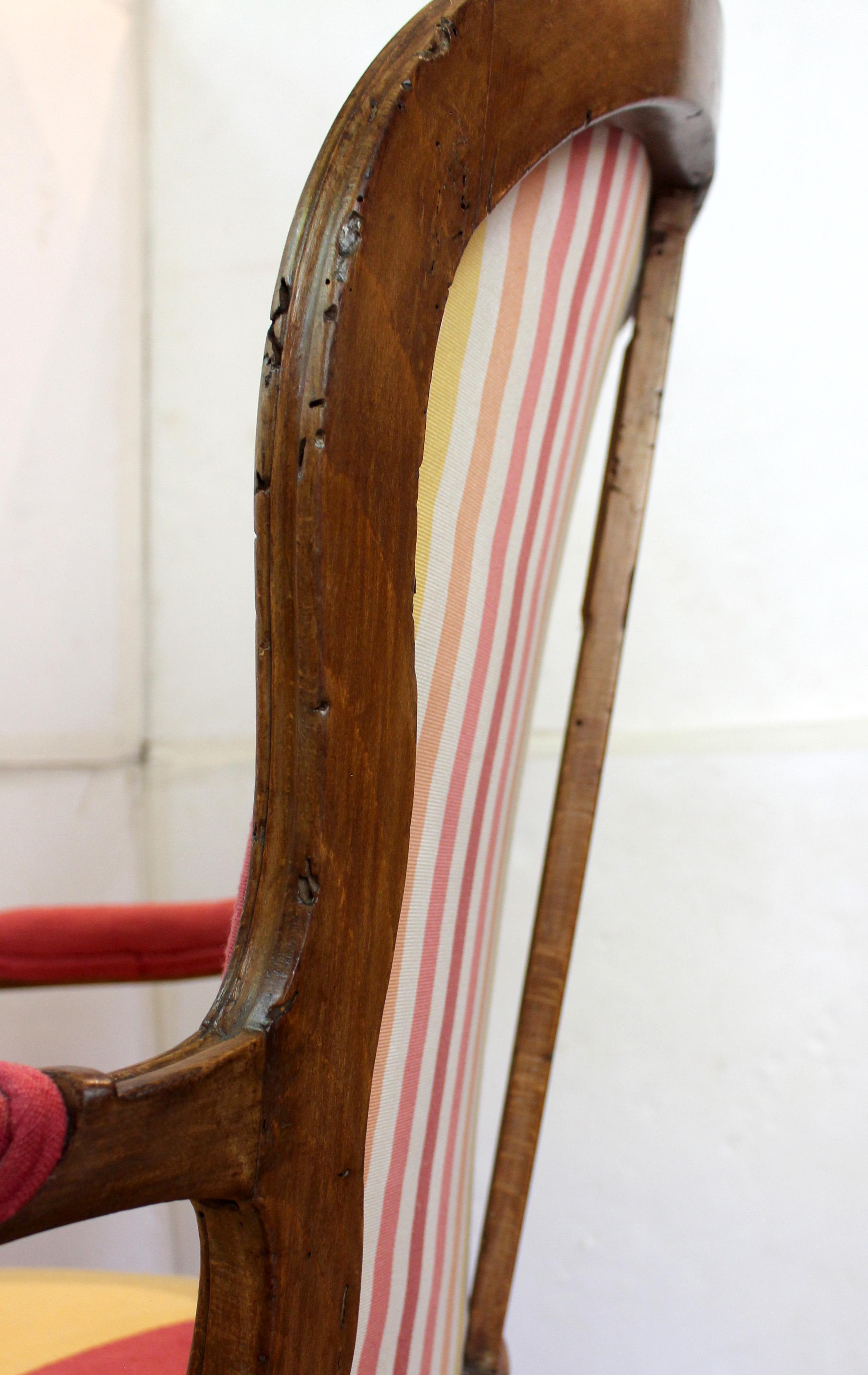 CIRCA 1770 Coppia di poltrone francesi Fauteuils En Cabriolet in vendita 1