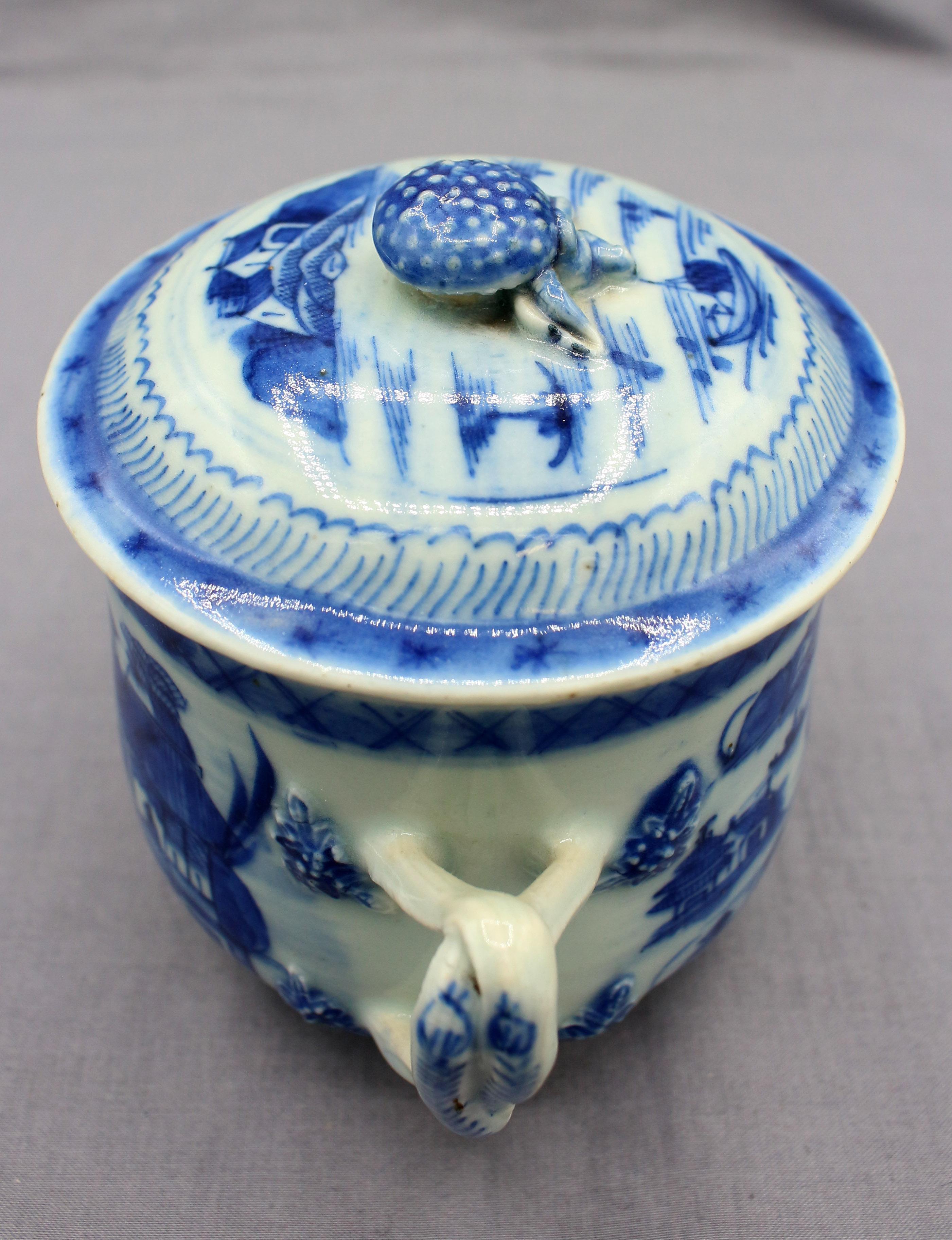 Late 18th Century Circa 1780-1800 Chinese Export Blue Canton Covered Posset Pot For Sale
