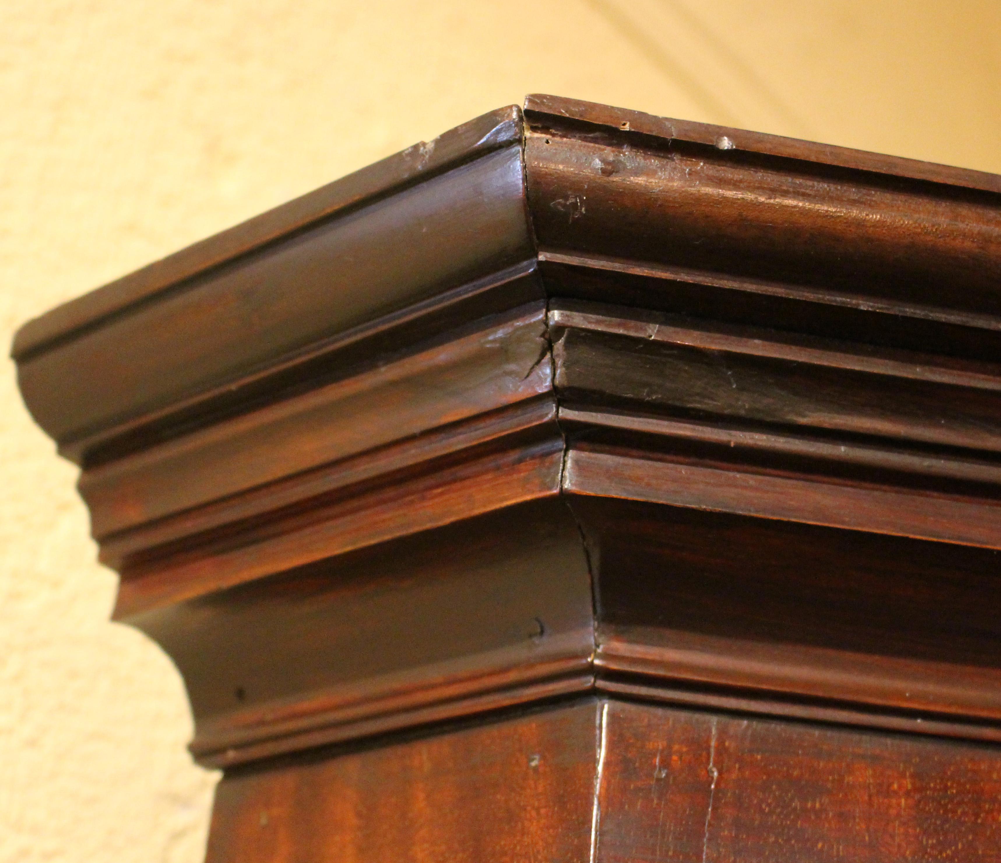 Circa 1780-1800 English George III Corner Cabinet For Sale 3