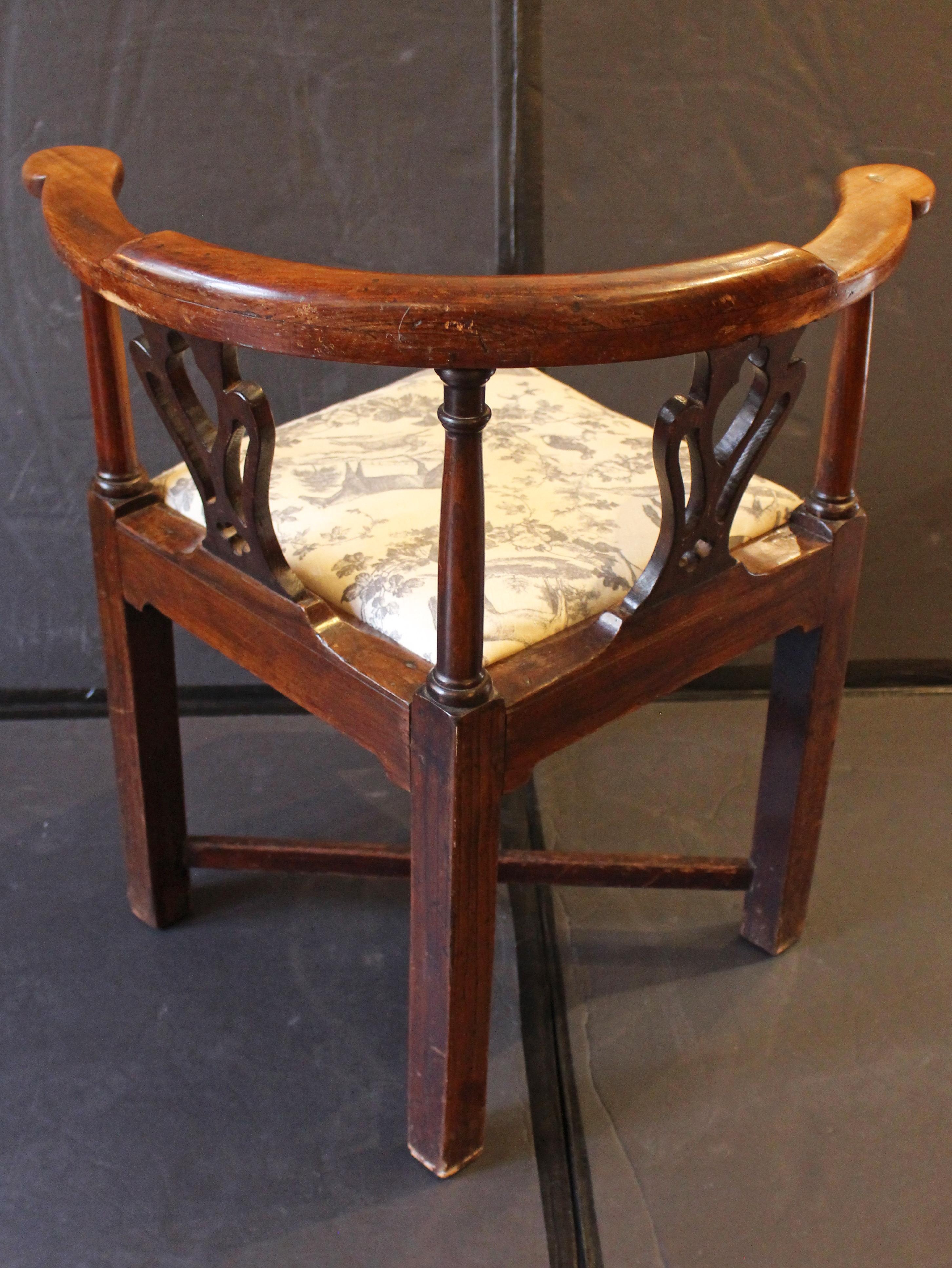 Georgien Circa 1780-1800 Chaise d'angle géorgienne anglaise en vente