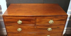Circa 1780-1800 Cómoda de frente recto Jorge III