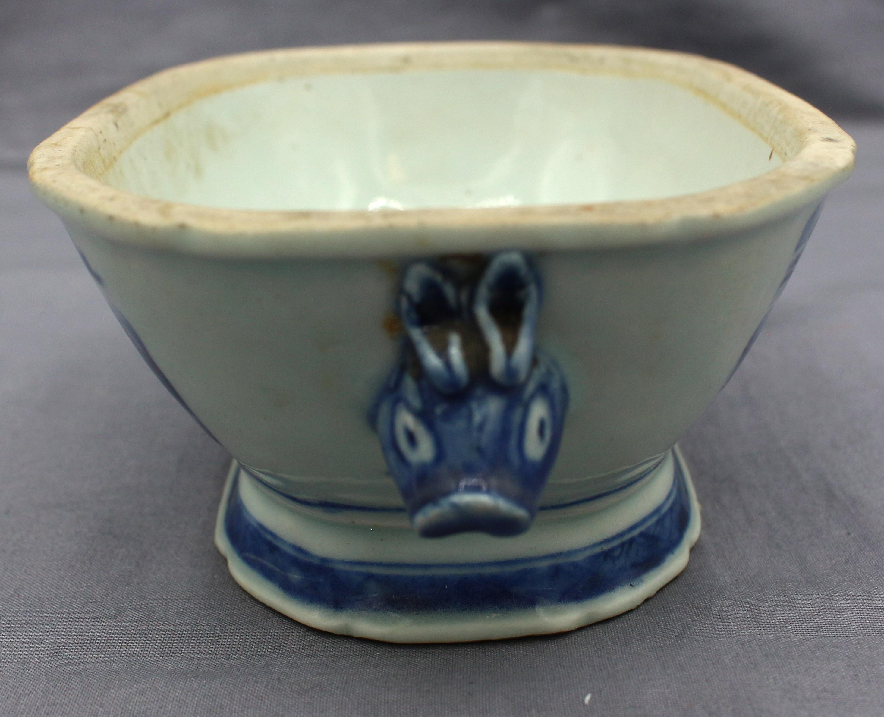Ceramic Circa 1780-1800 Tureen with Associated Stand, Blue Canton, Chinese Export For Sale