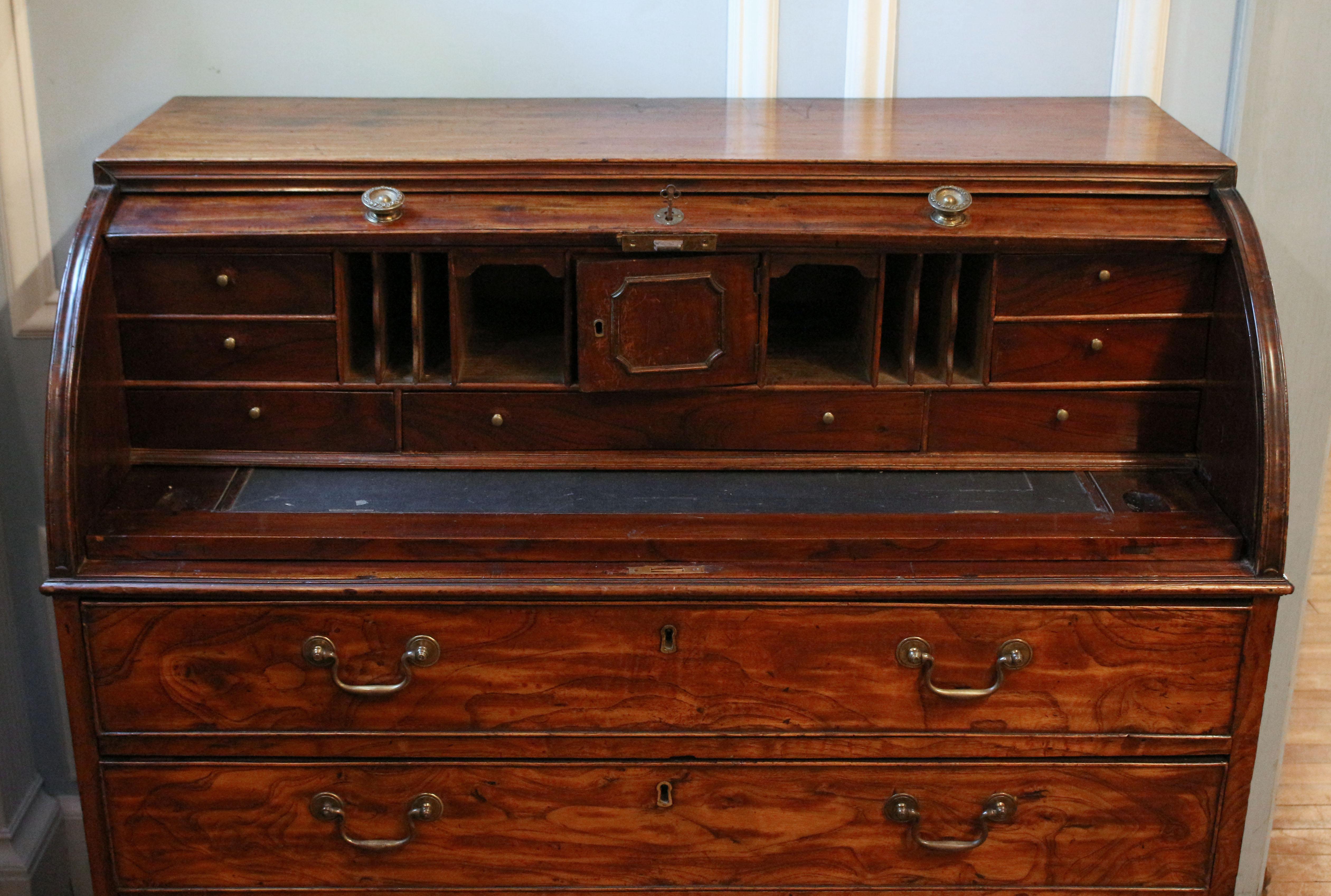 Circa 1780 Chinese Export Solid Camphor Wood Campaign Roll-Top Desk In Good Condition For Sale In Chapel Hill, NC