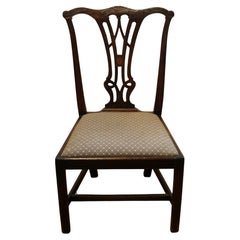 Circa 1780 Silla auxiliar inglesa Jorge III tallada y con incrustaciones