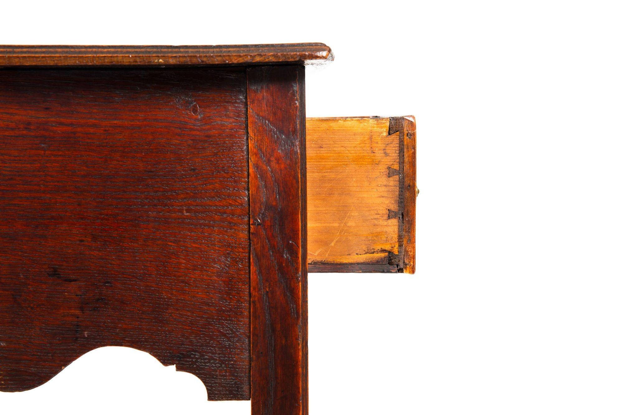 Circa 1780 English George III Patinated Oak Antique Writing Table For Sale 7