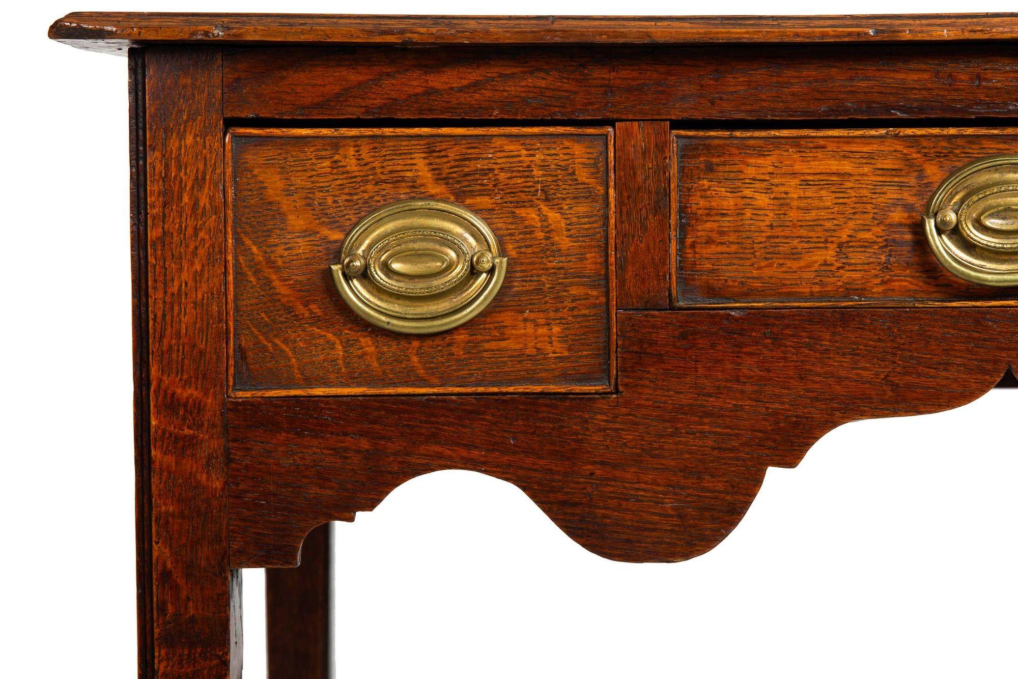 Circa 1780 English George III Patinated Oak Antique Writing Table For Sale 5