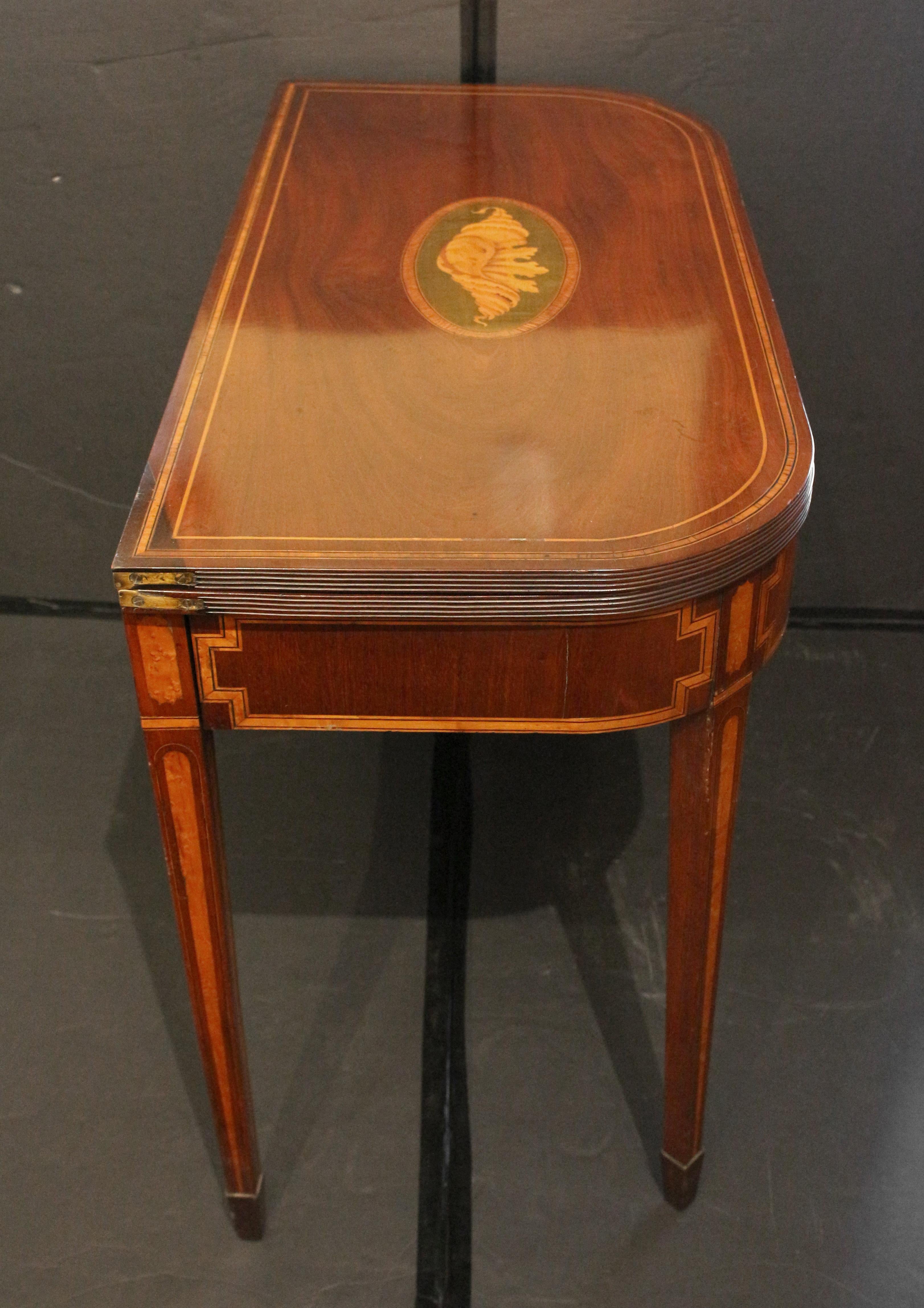 Anglais Table à thé anglaise George III datant d'environ 1780 en vente