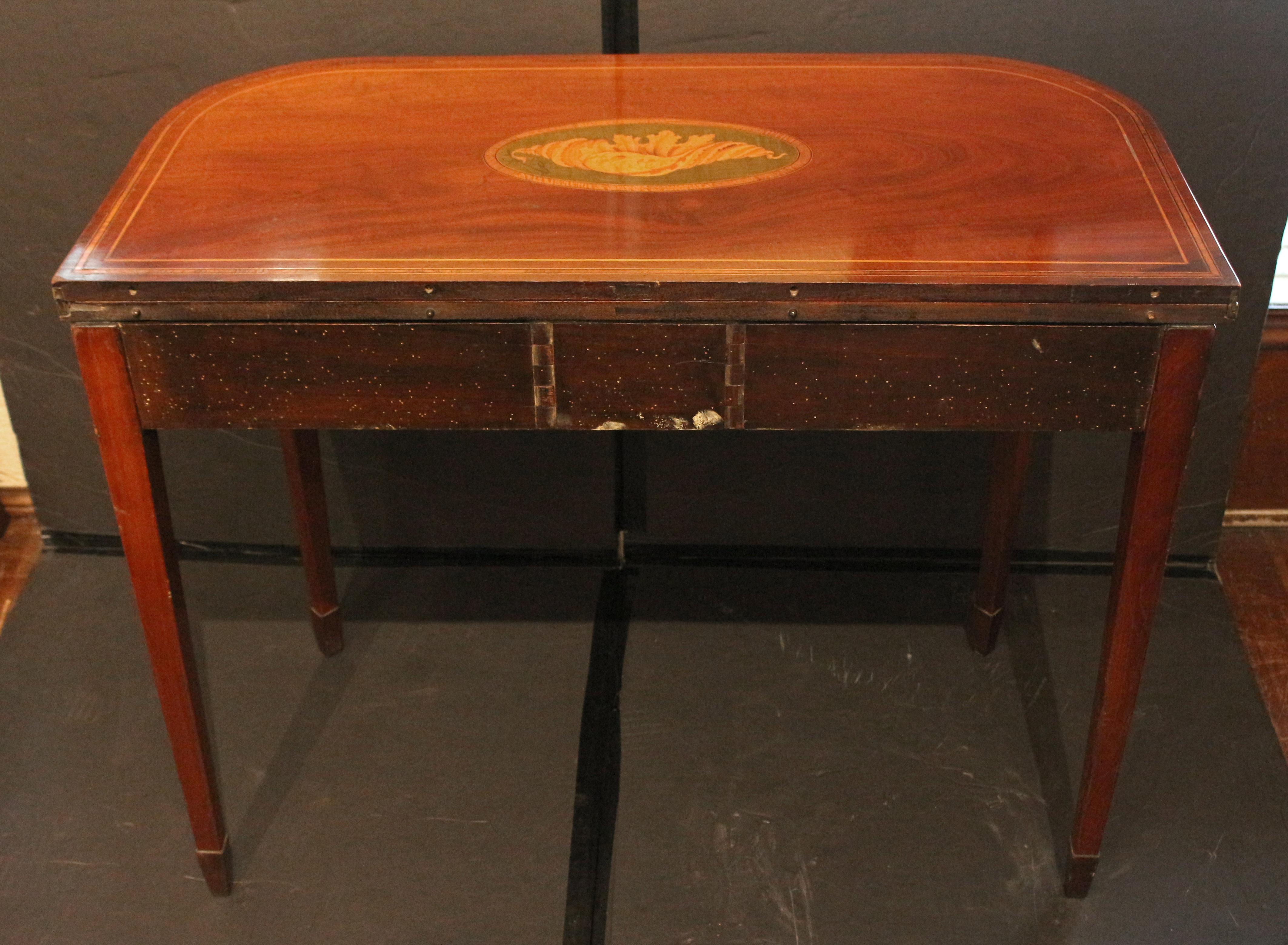 Table à thé anglaise George III datant d'environ 1780 Bon état - En vente à Chapel Hill, NC