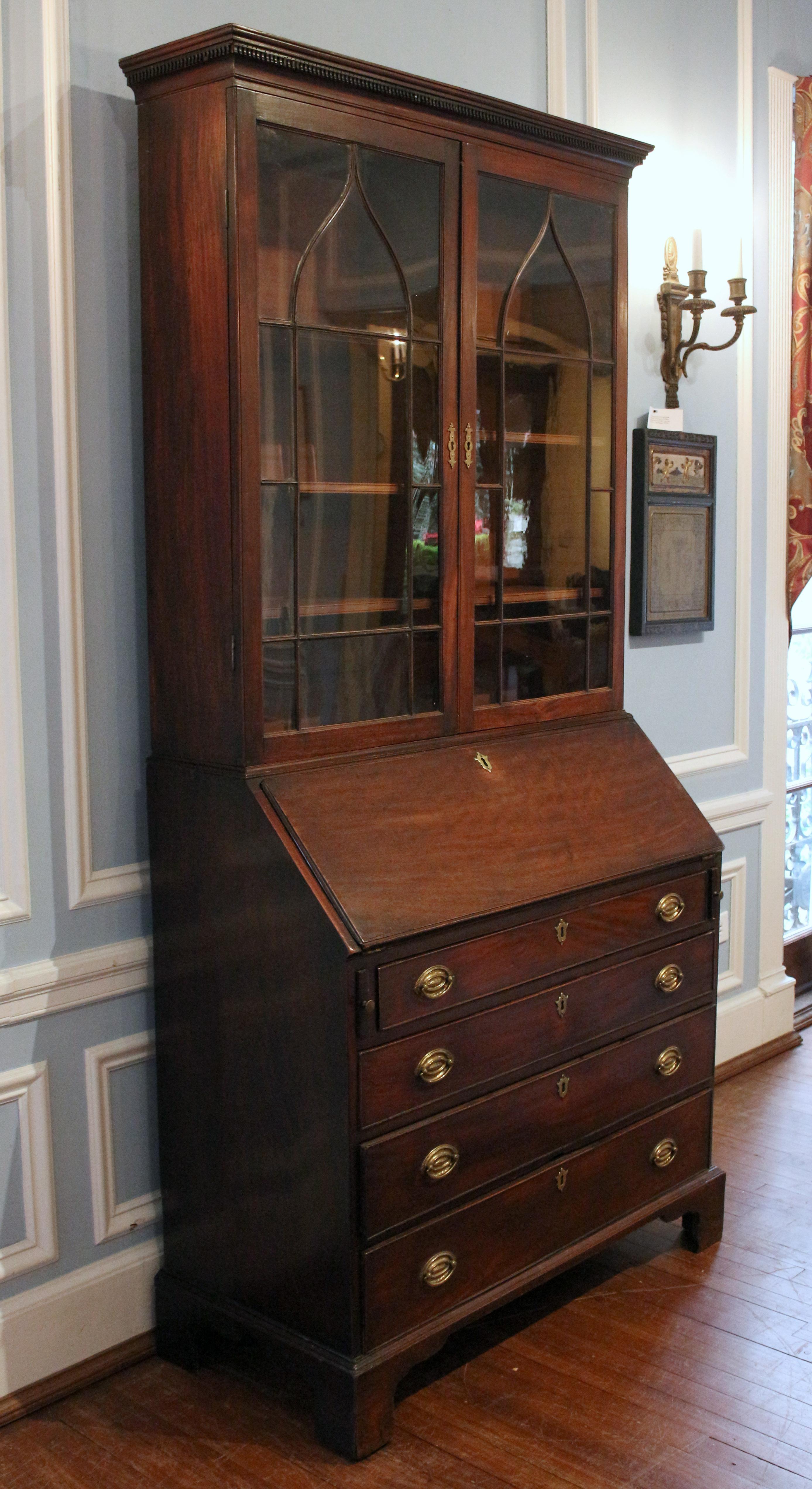 Circa 1780 George III Period Bureau Bookcase, English In Good Condition For Sale In Chapel Hill, NC
