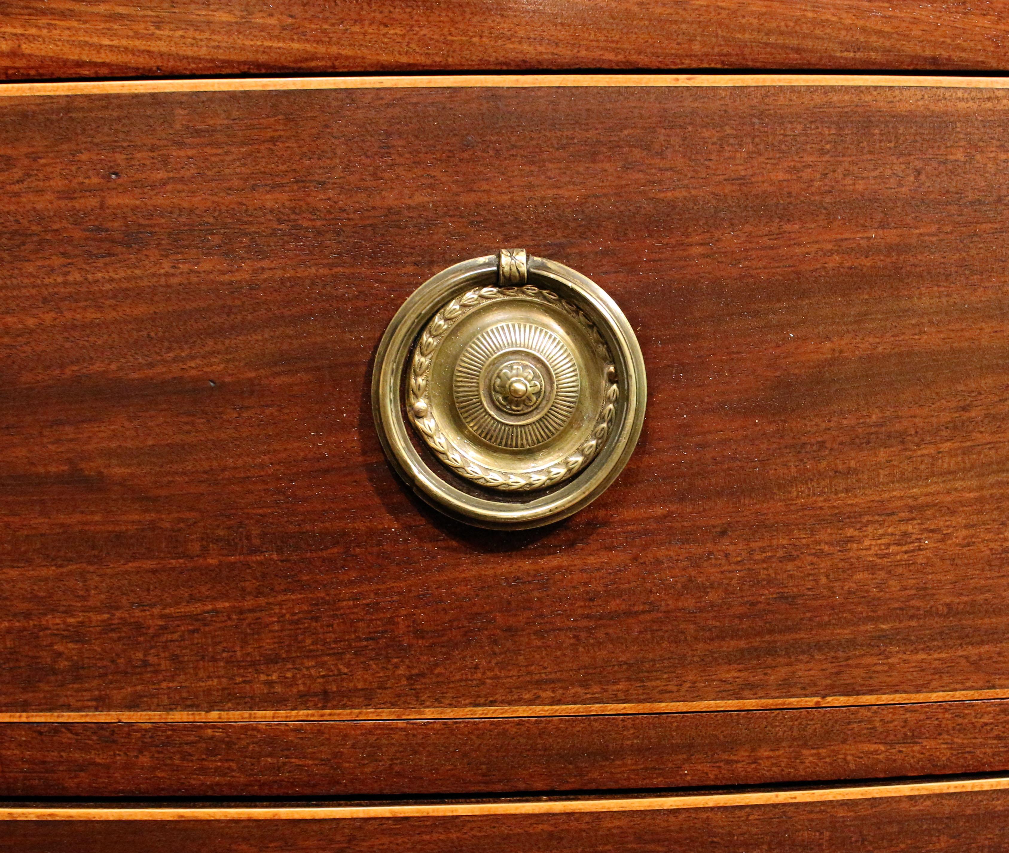 Legno Cassettiera ad arco di Giorgio III inglese del 1790 circa in vendita