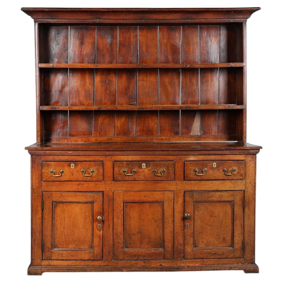 CIRCA 1790 Commode en chêne anglais George III