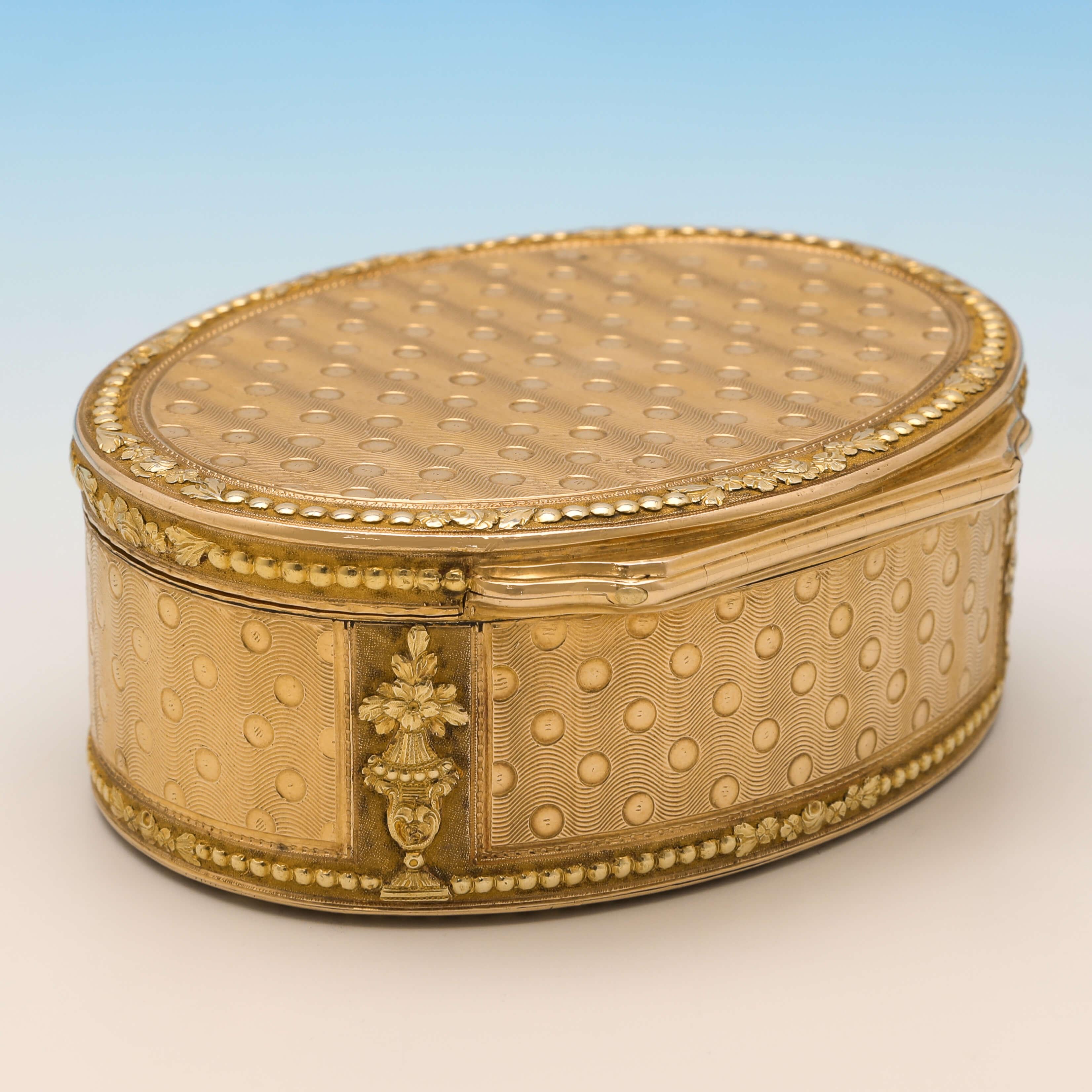 George III Circa 1790 - Stunning 2 Colour 18ct Gold Snuff Box - Les Fréres Souchay of Hanau
