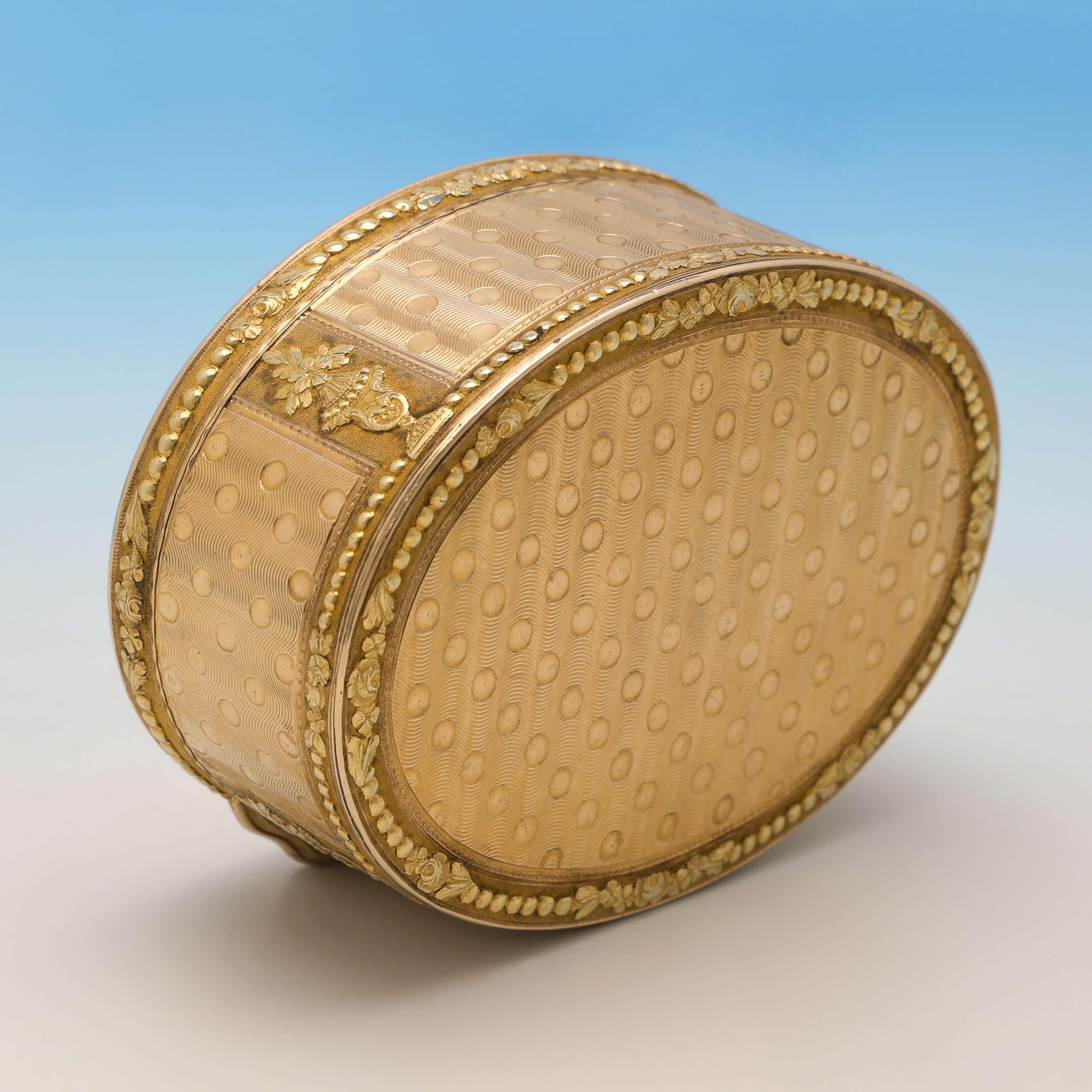 German Circa 1790 - Stunning 2 Colour 18ct Gold Snuff Box - Les Fréres Souchay of Hanau
