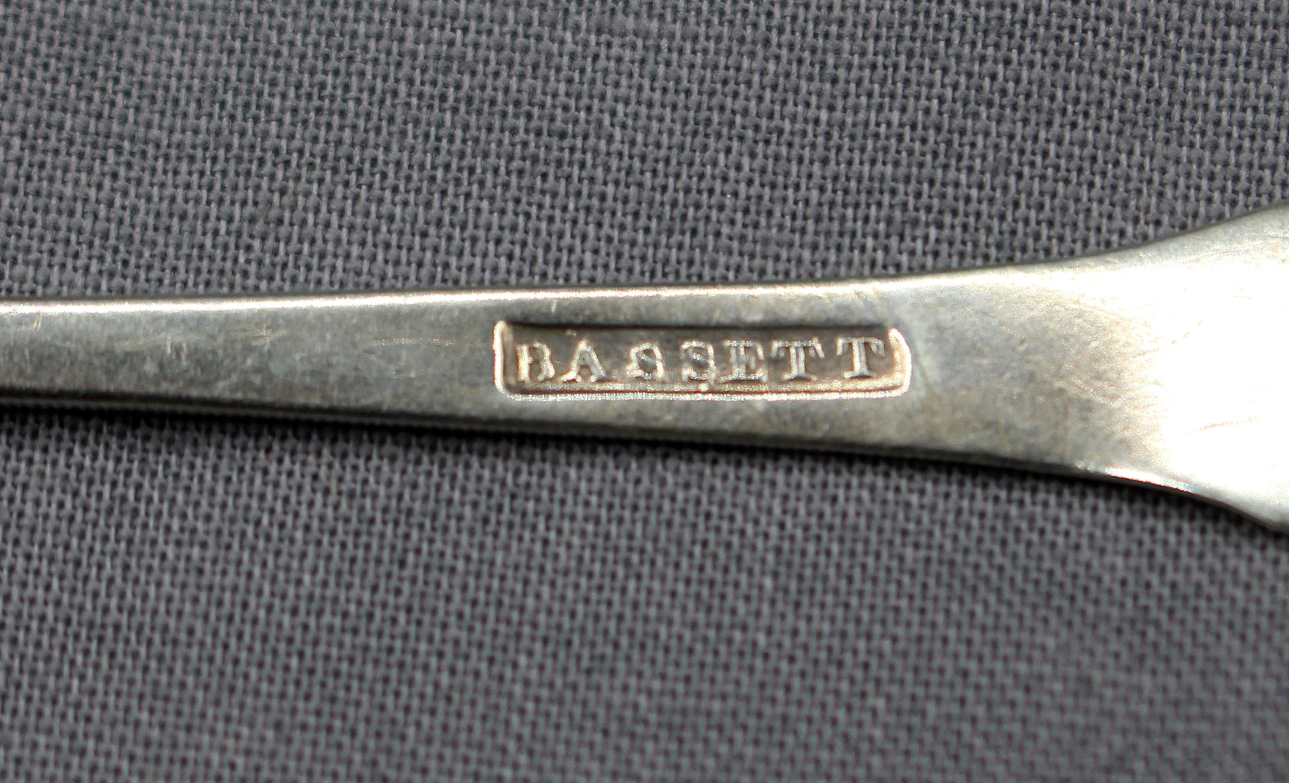 Neoclassico Circa 1795-1800 Set di 4 cucchiaini da tè in argento con moneta americana di Nehemiah B. Bassett in vendita