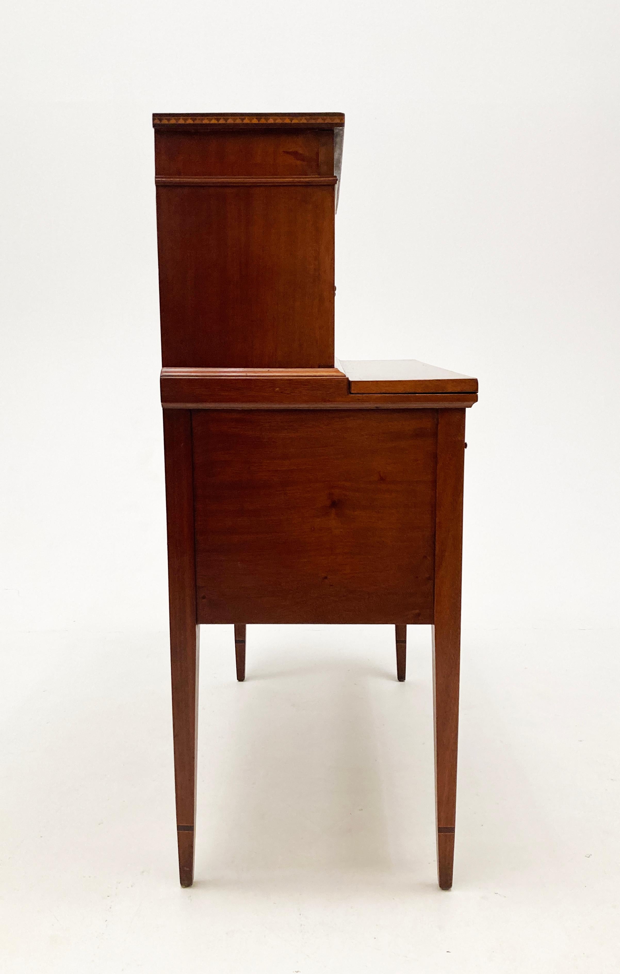 Circa 1800-1805 Mahogany Federal Hepplewhite Tambour Desk, Massachusetts For Sale 12