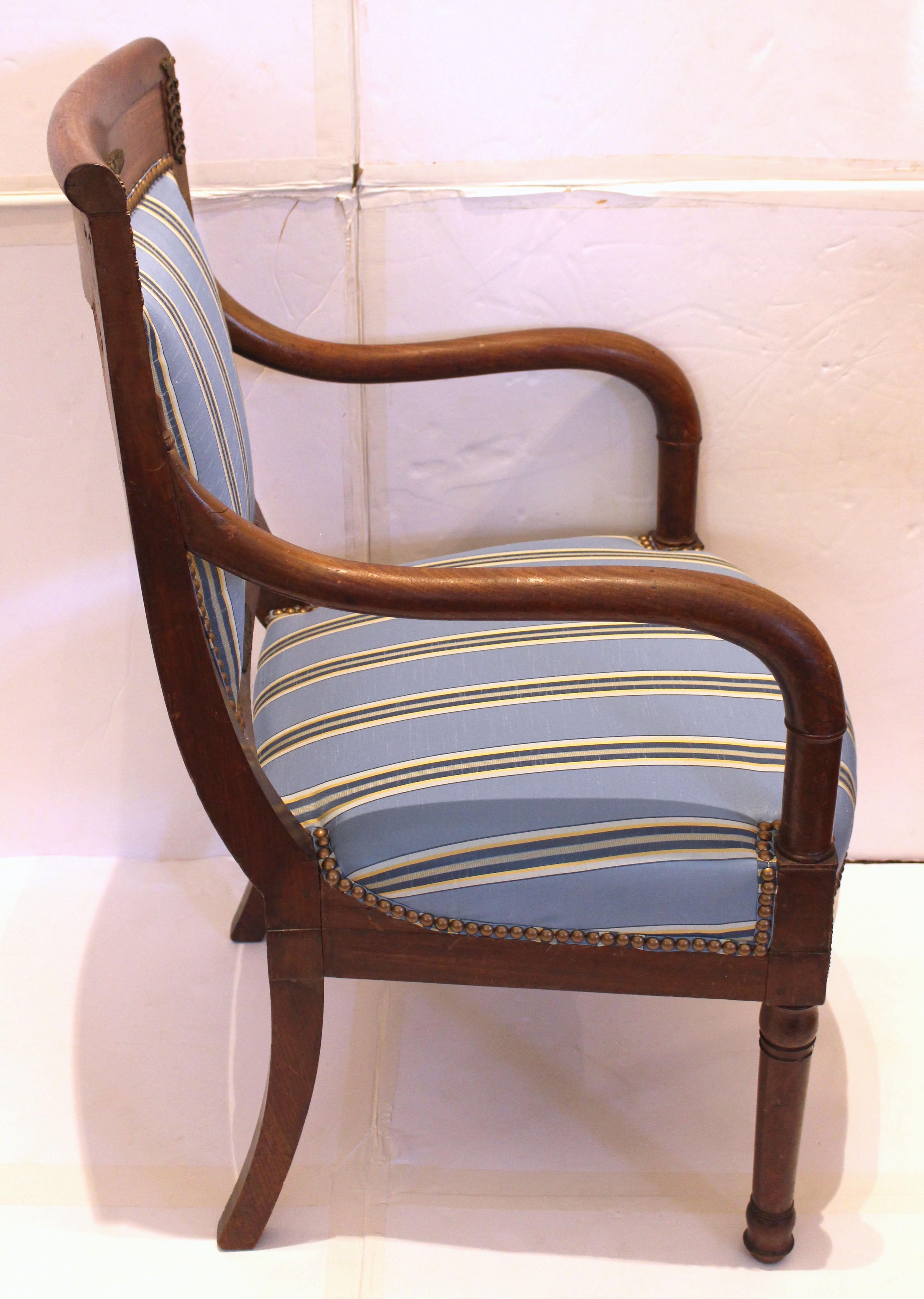 Circa 1800-1815 Pair of Fauteuils or Open Arm Chairs, French In Good Condition In Chapel Hill, NC