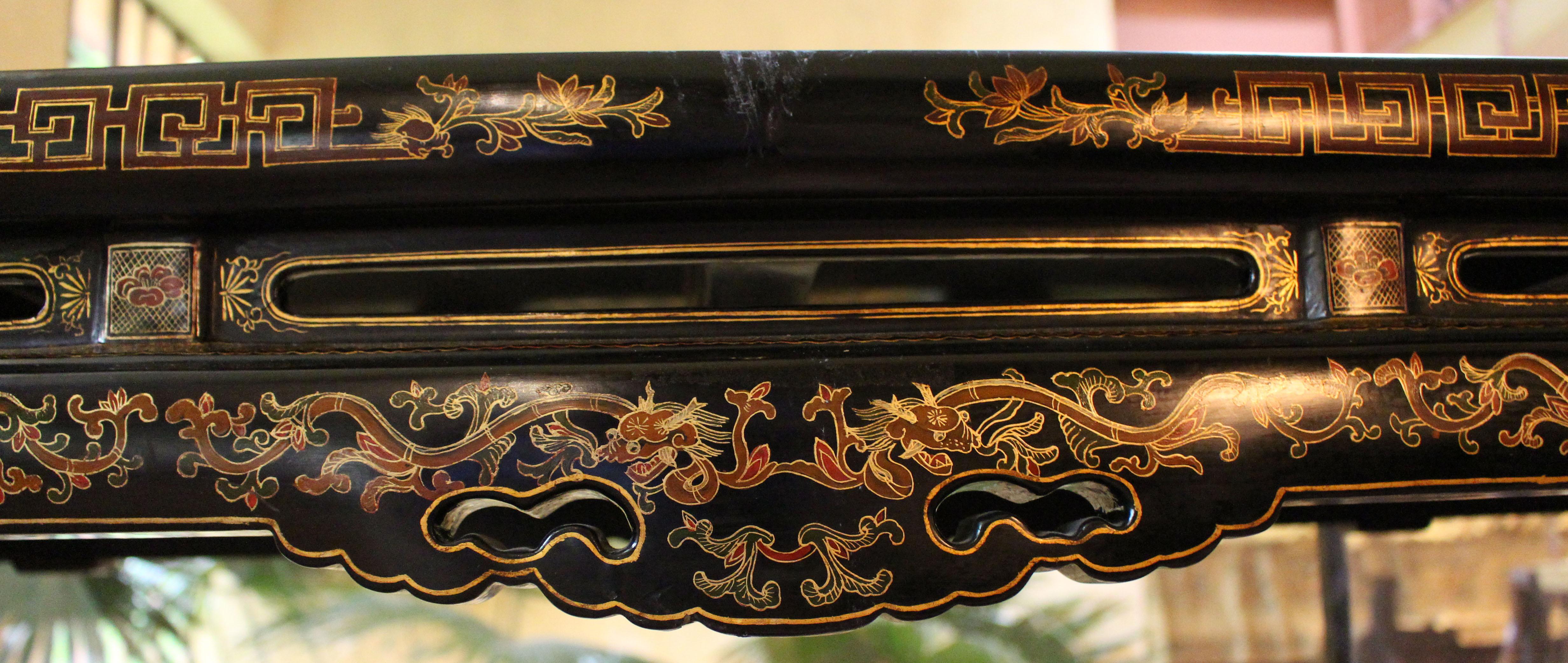 Circa 1800-1850 Chinese Altar Table In Good Condition In Chapel Hill, NC