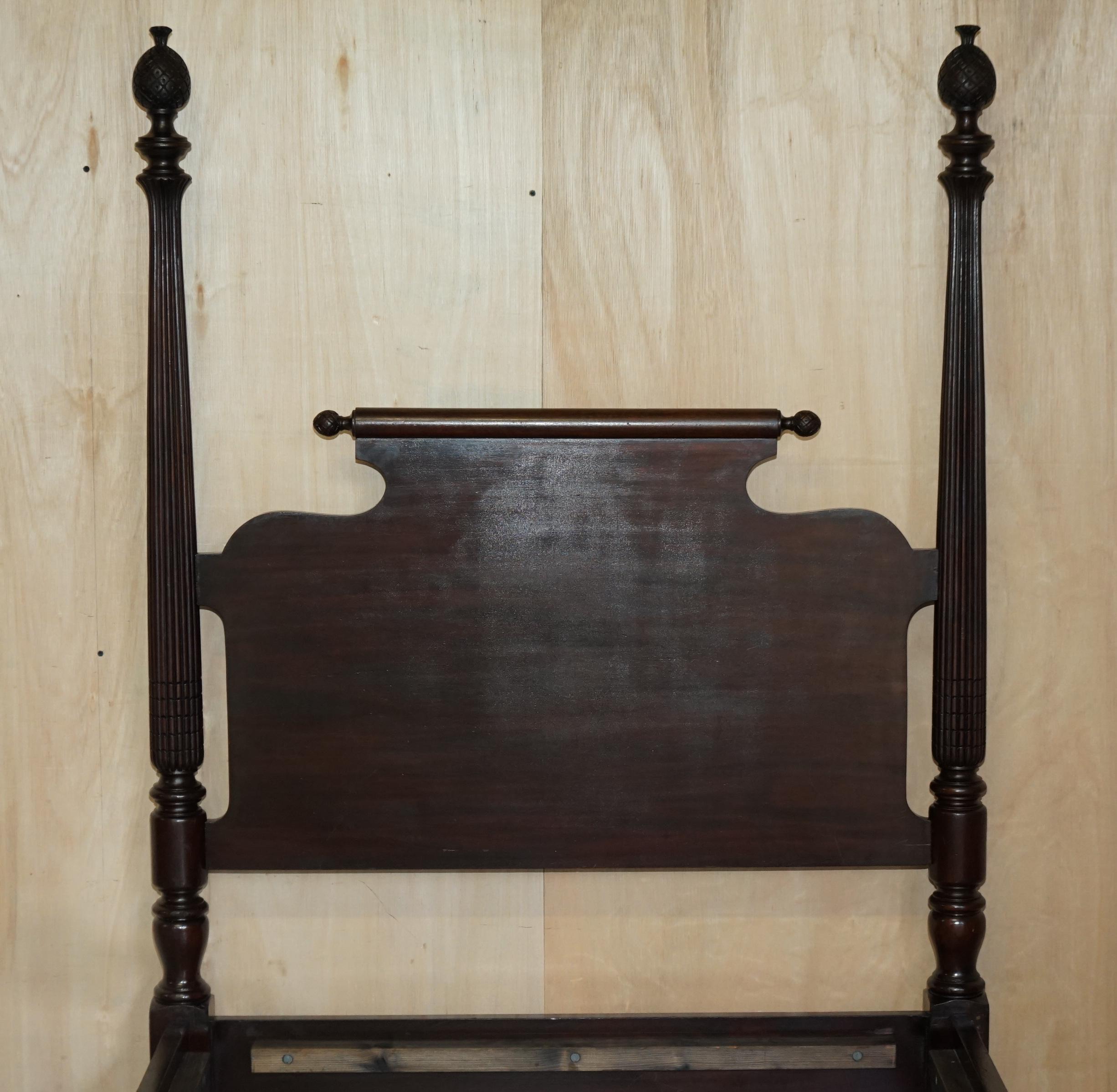 Circa 1800 American Federal Hardwood Four Poster Bed Frame with Carved Pillars For Sale 2