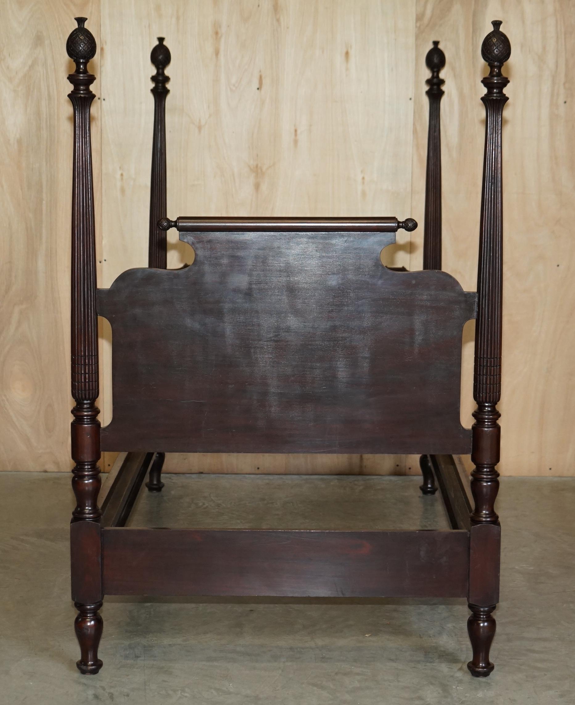 Circa 1800 American Federal Hardwood Four Poster Bed Frame with Carved Pillars For Sale 12