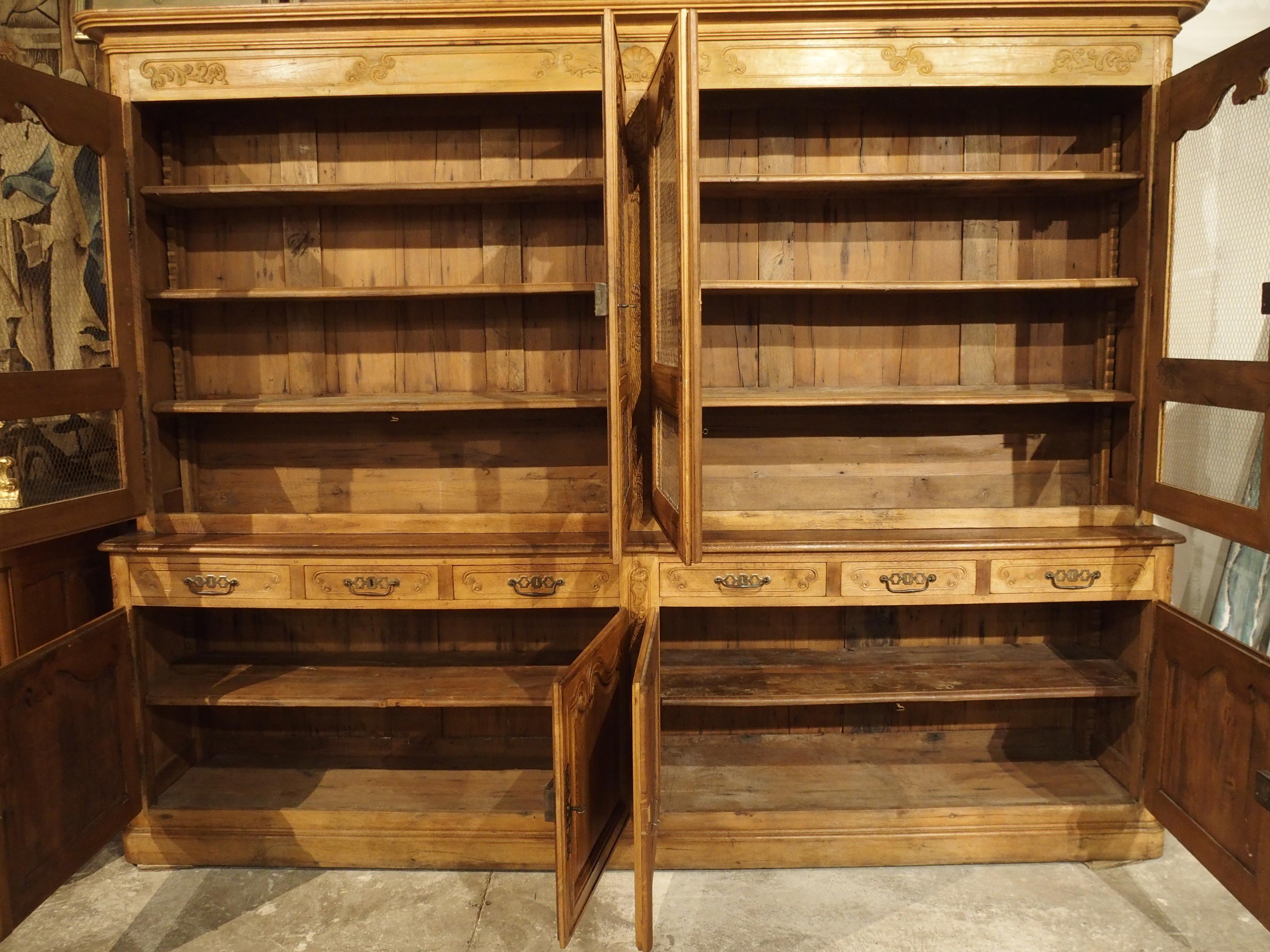 Circa 1800 Carved Oak and Wire Paneled Double Bibliothèque from Southwest France For Sale 9